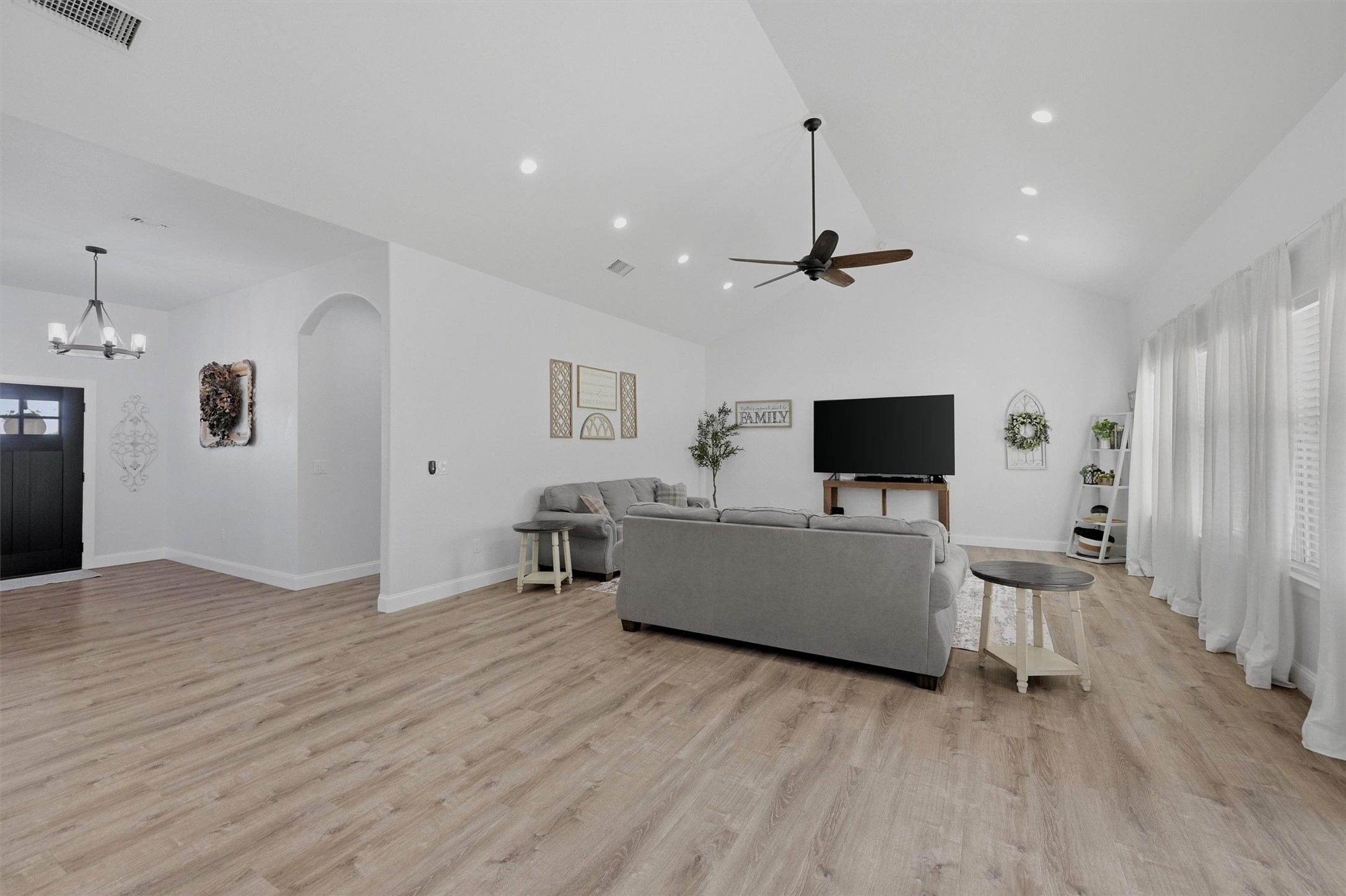 210 County Road 2184