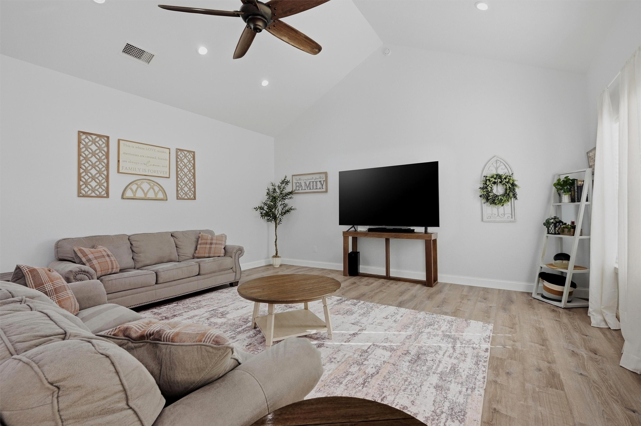 210 County Road 2184