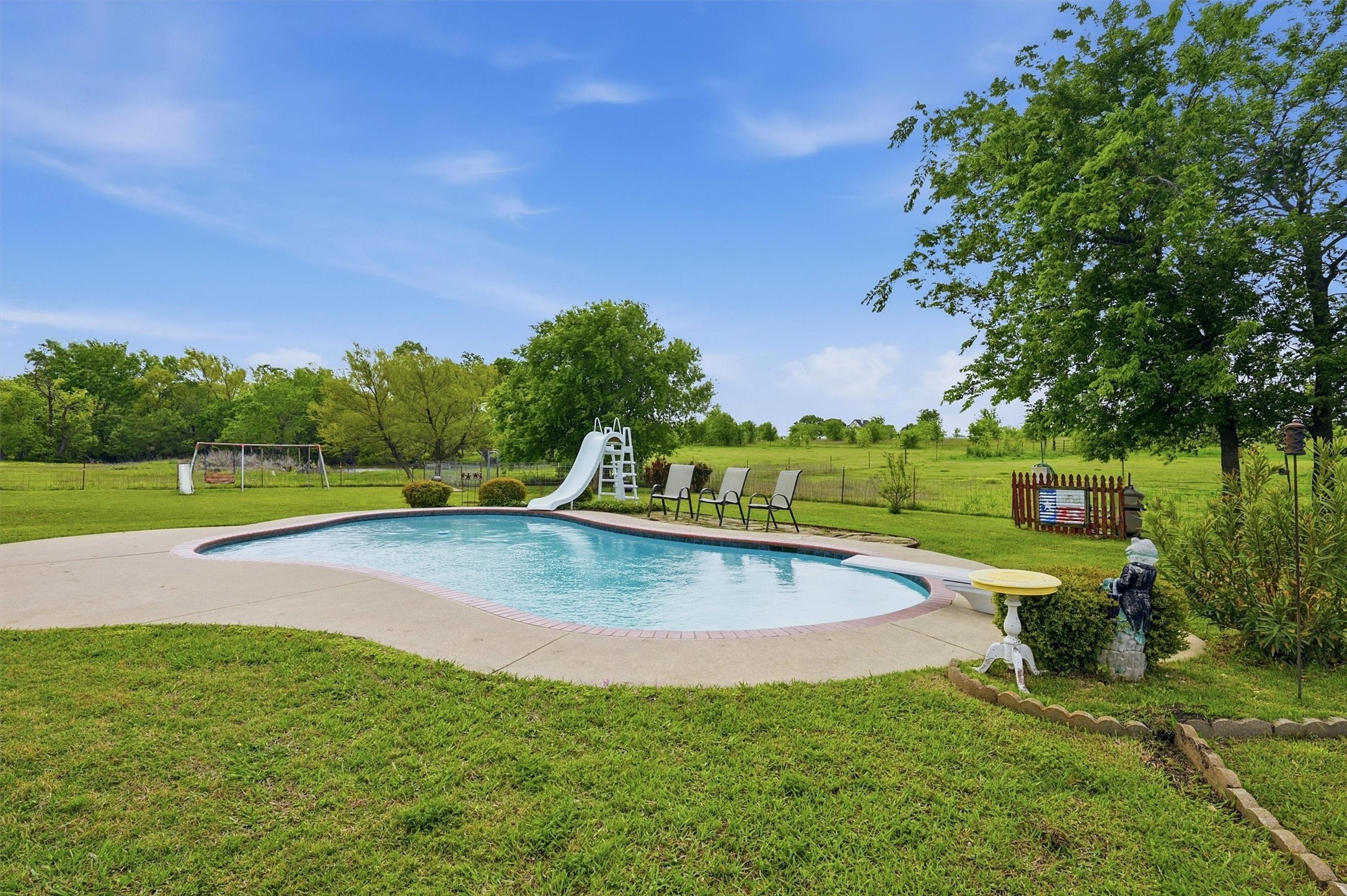 998 Bledsoe Road