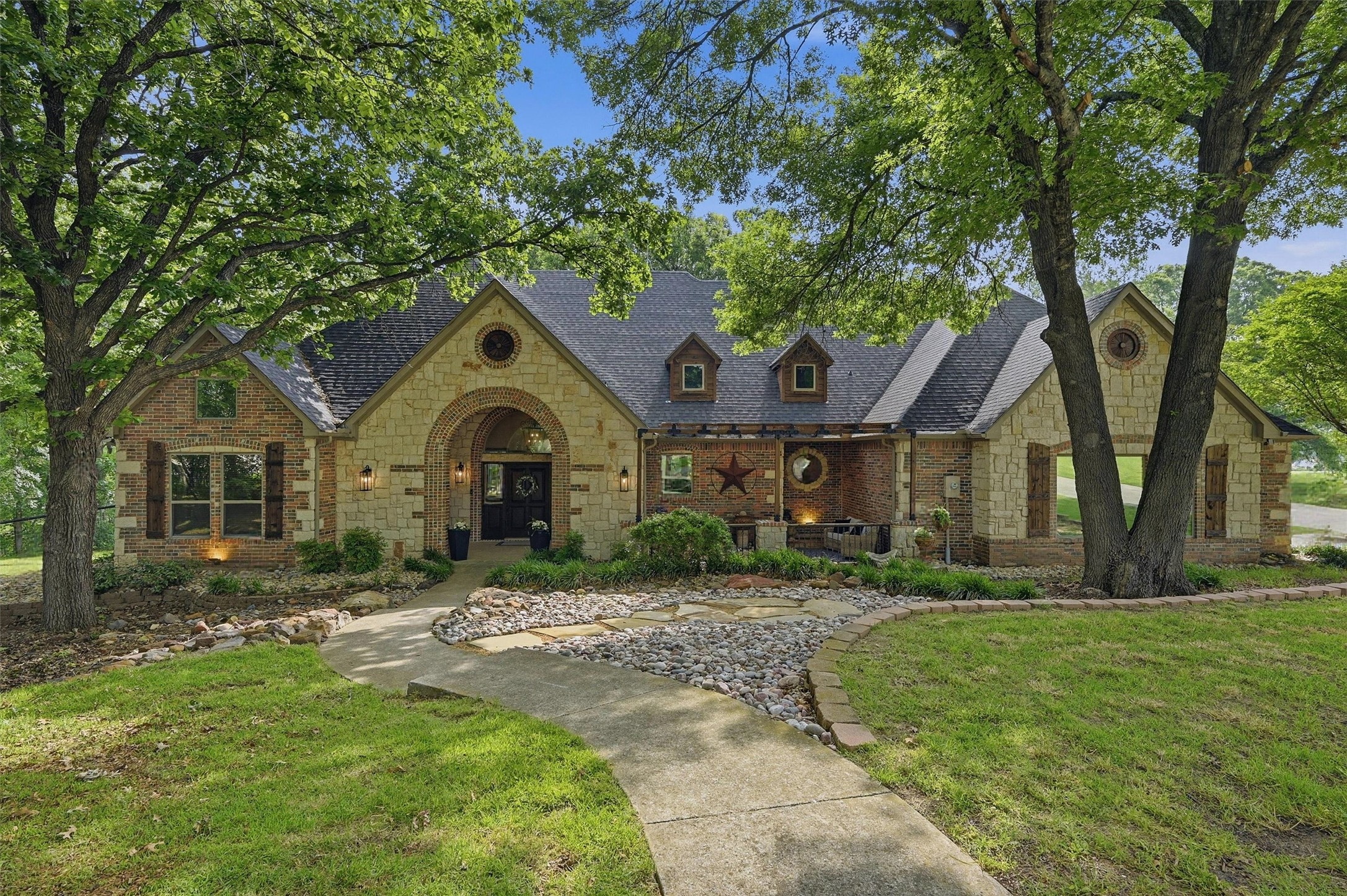 31 Forest Hills Circle