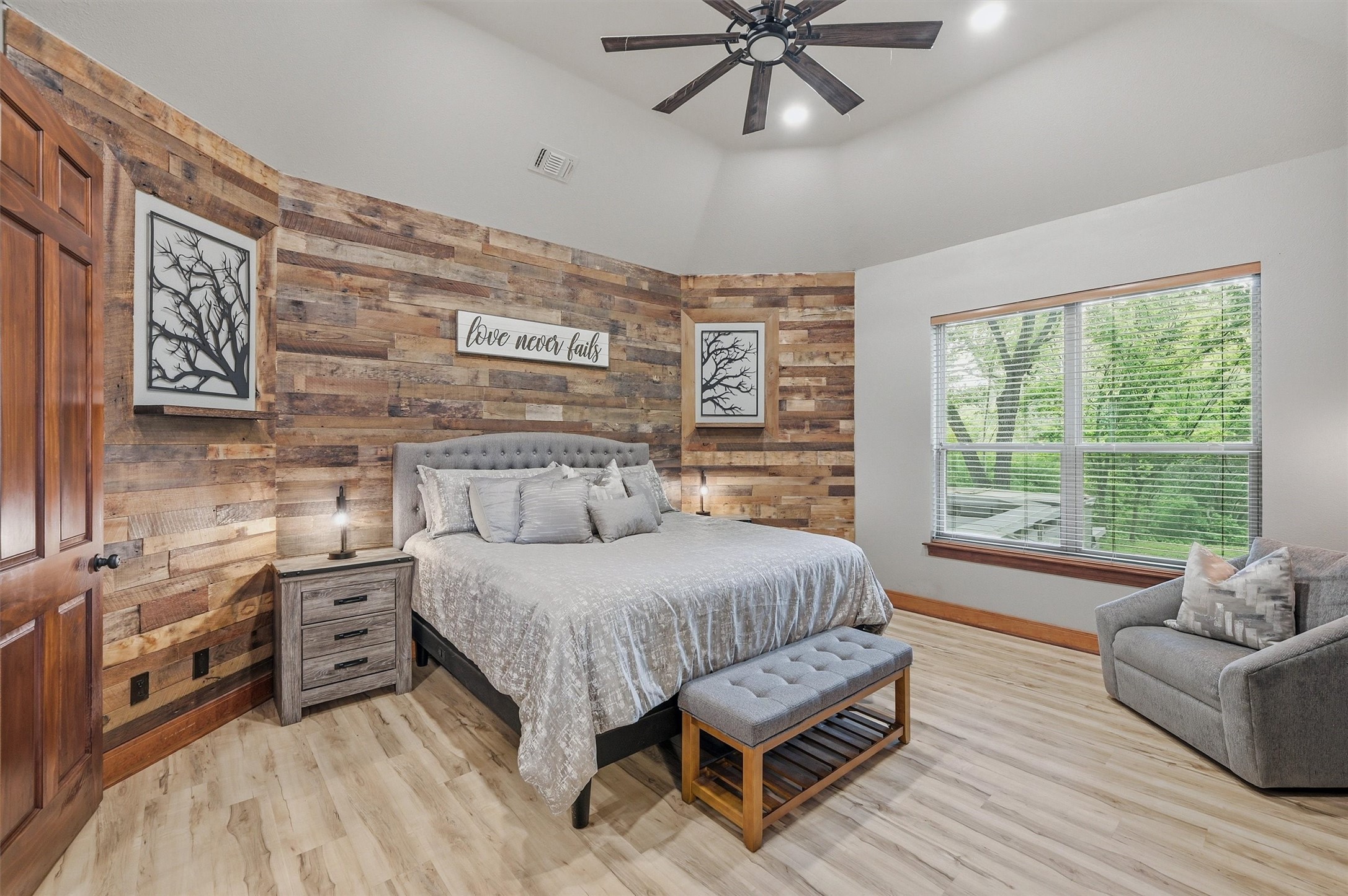 31 Forest Hills Circle