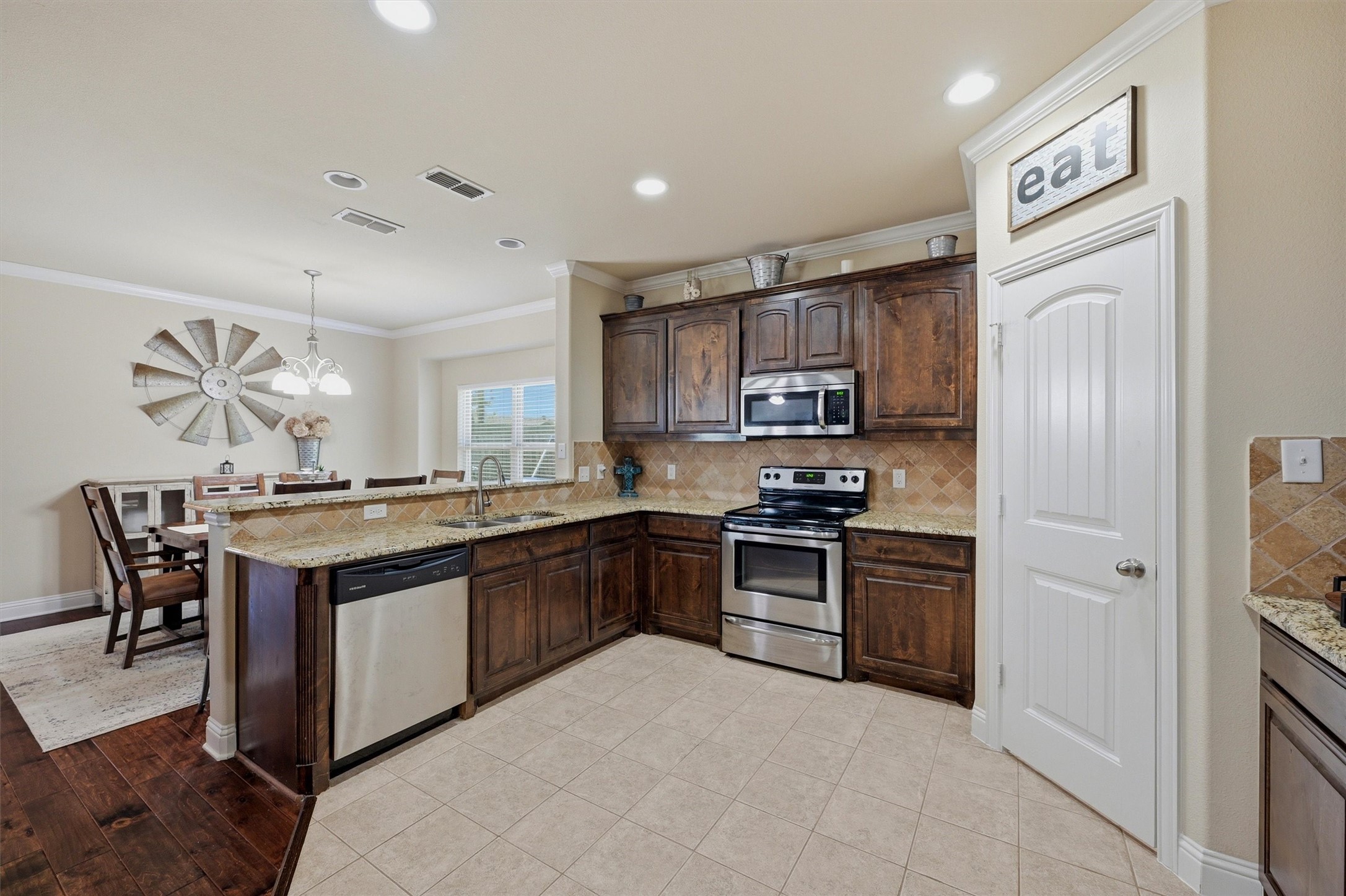 714 Mary Lee Lane