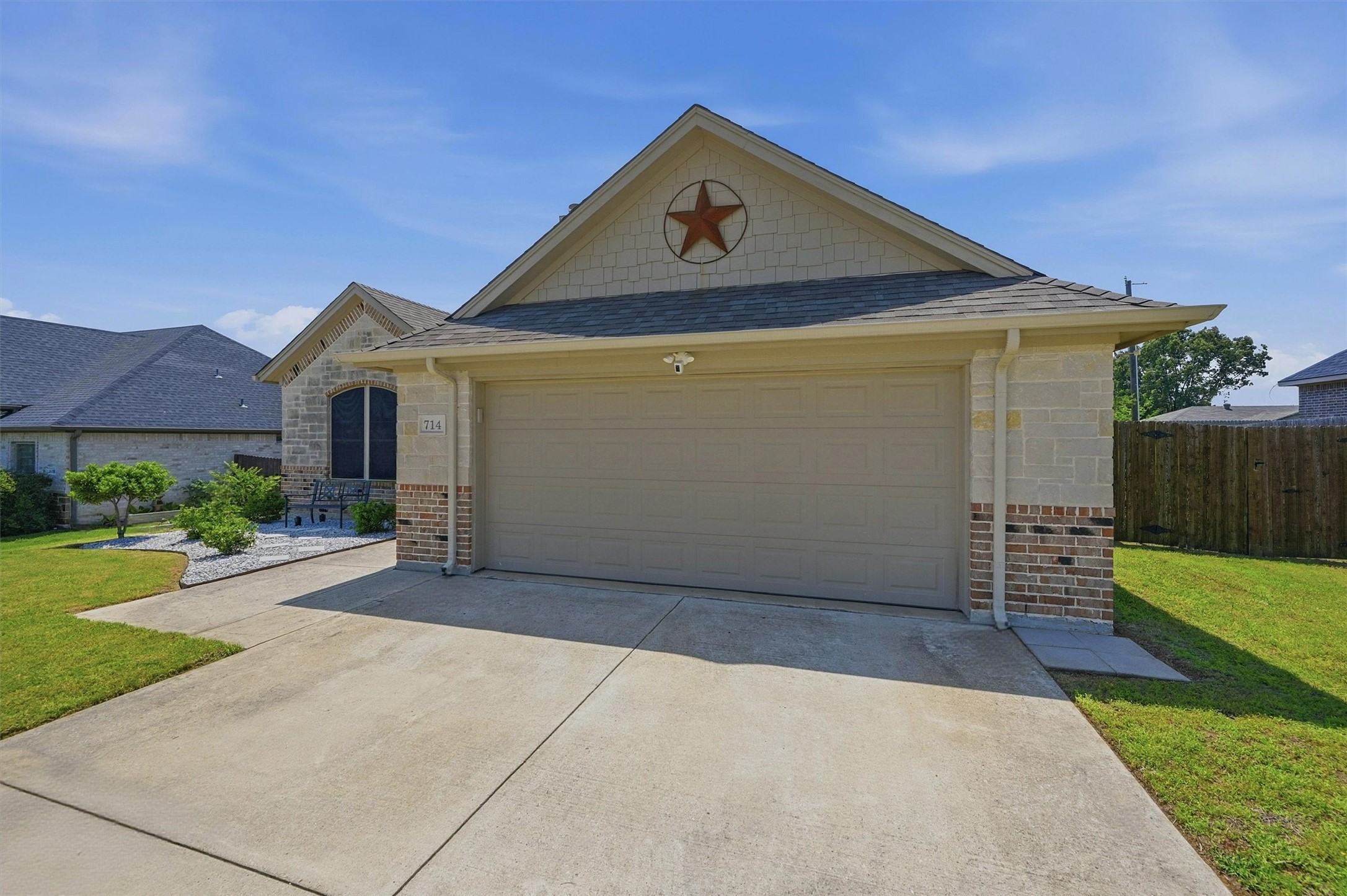 714 Mary Lee Lane