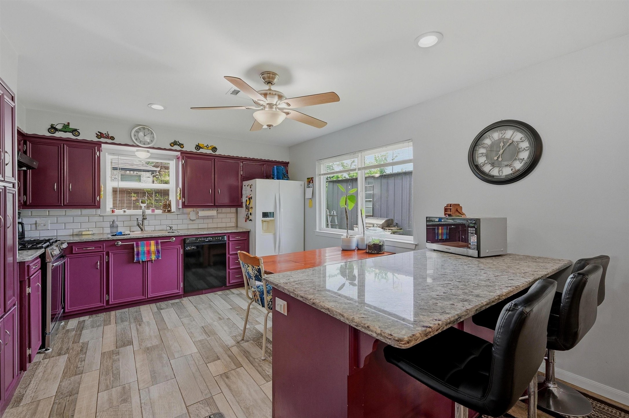 111 E Pecan Street