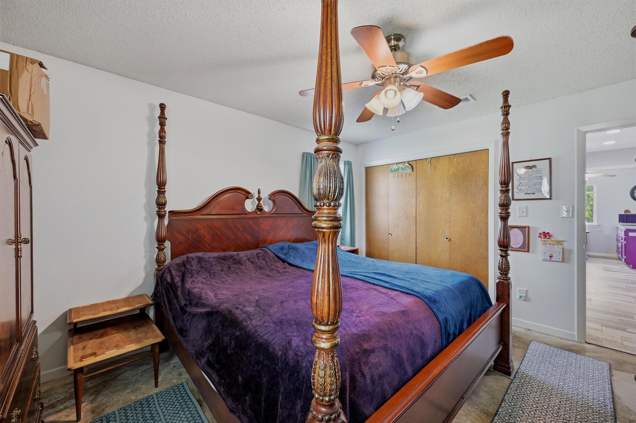 111 E Pecan Street