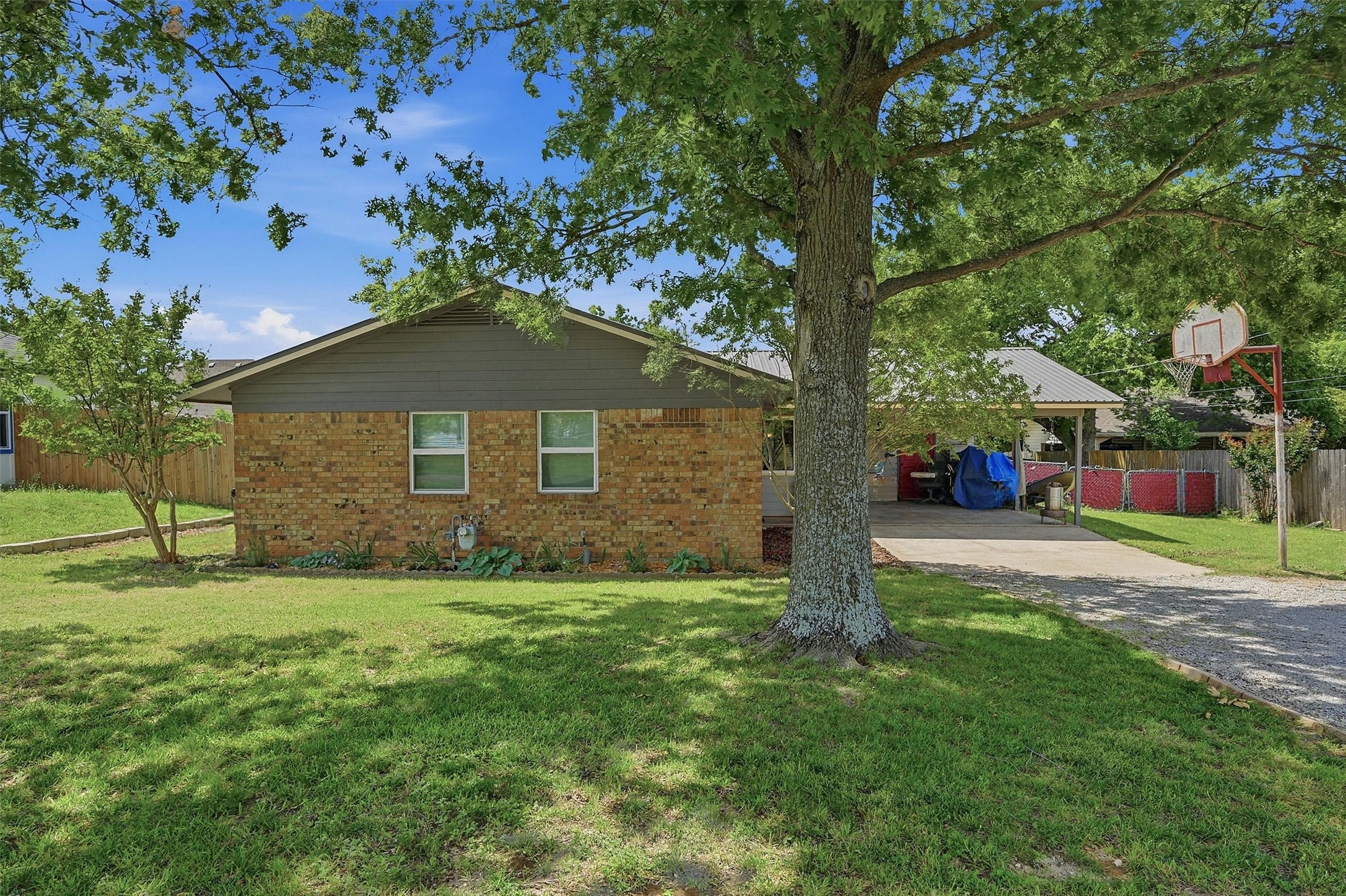 111 E Pecan Street