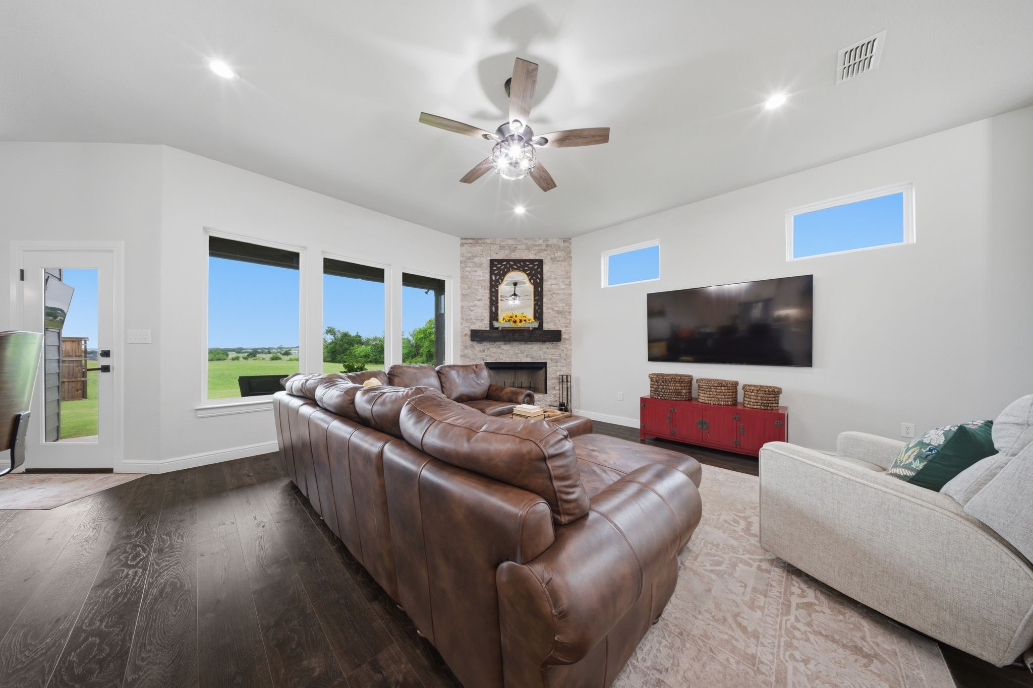 148 Lakeview Circle