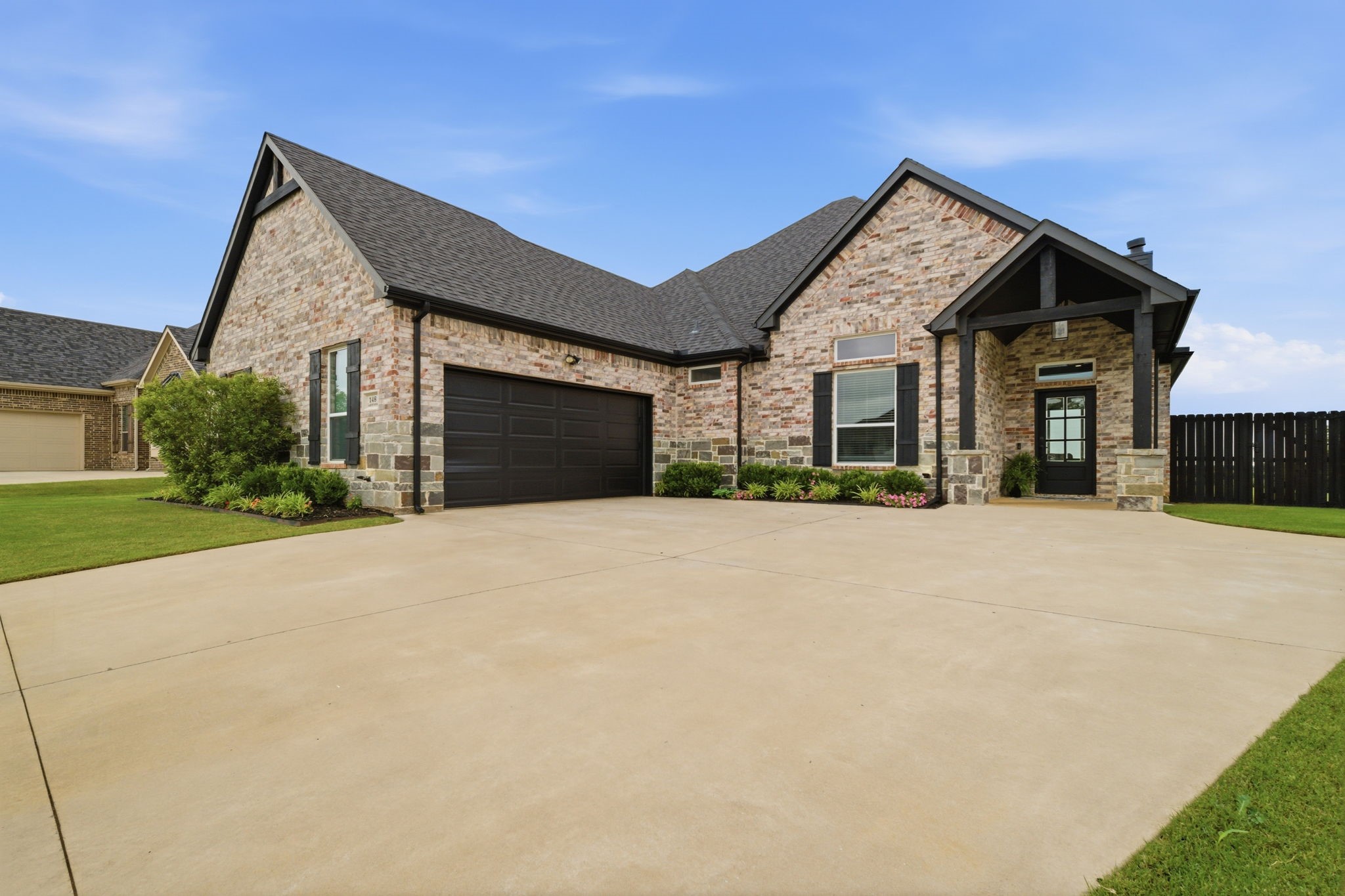 148 Lakeview Circle