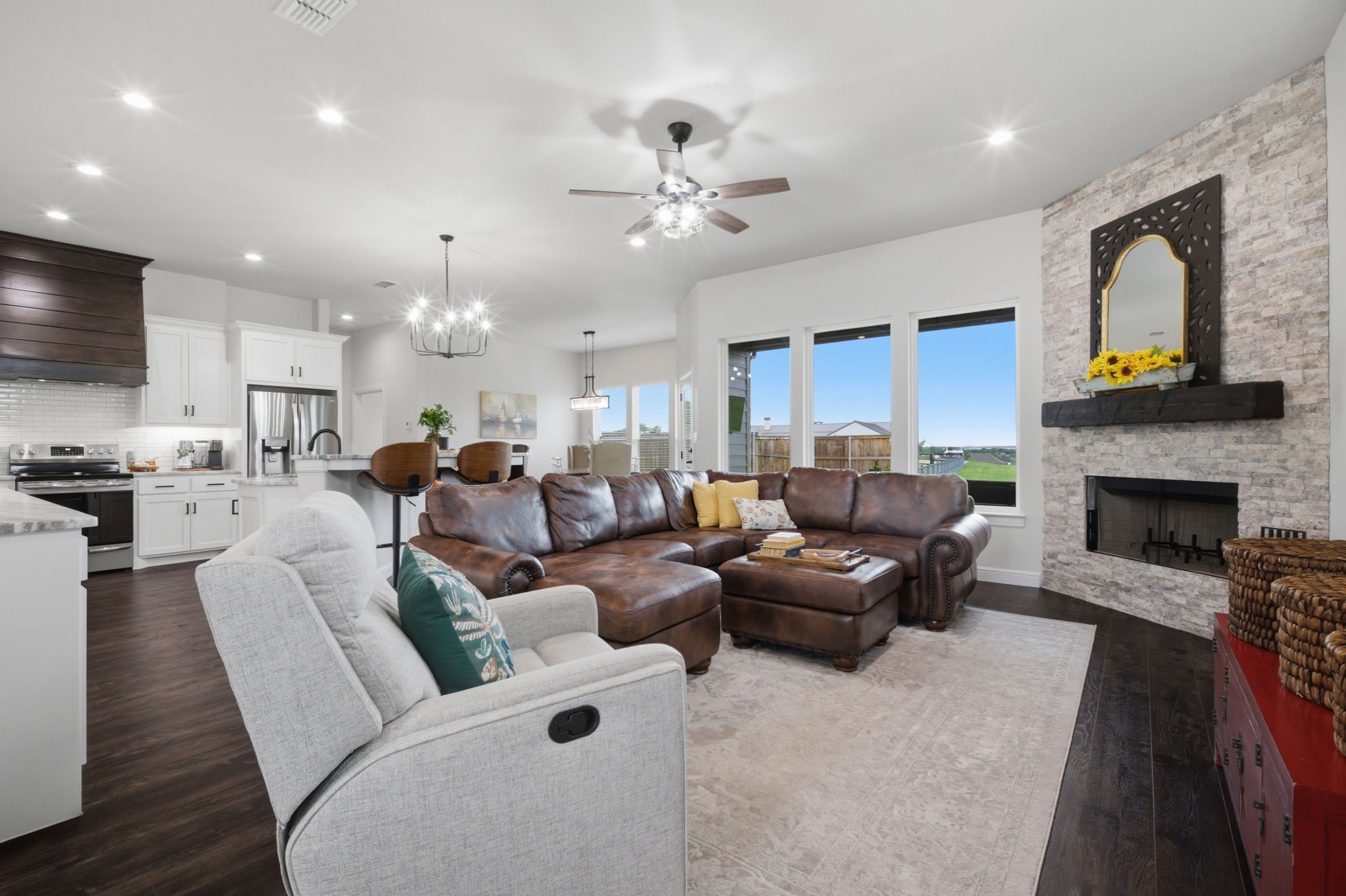 148 Lakeview Circle
