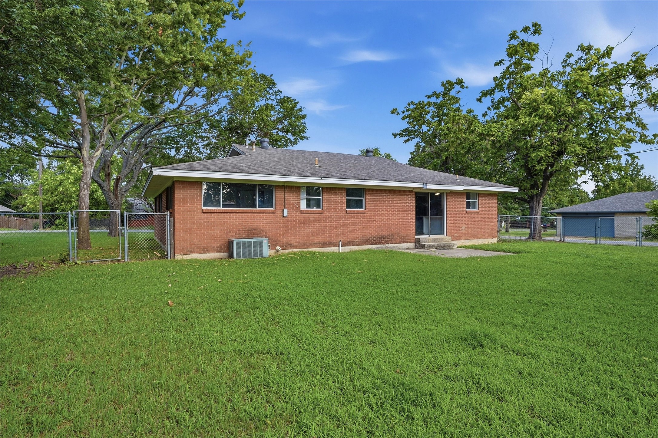 901 Maple Street