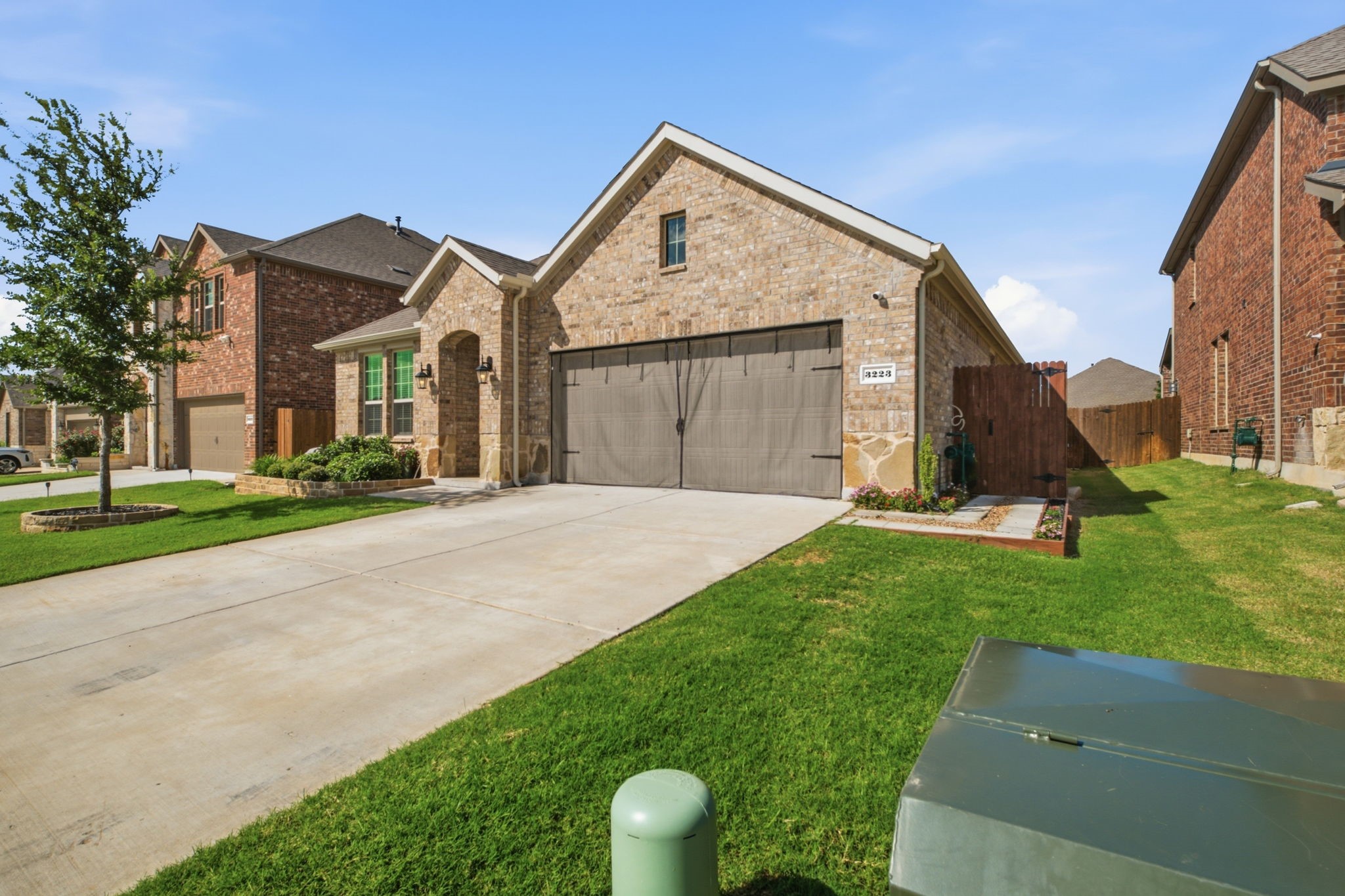 3223 Hunters Glen Drive