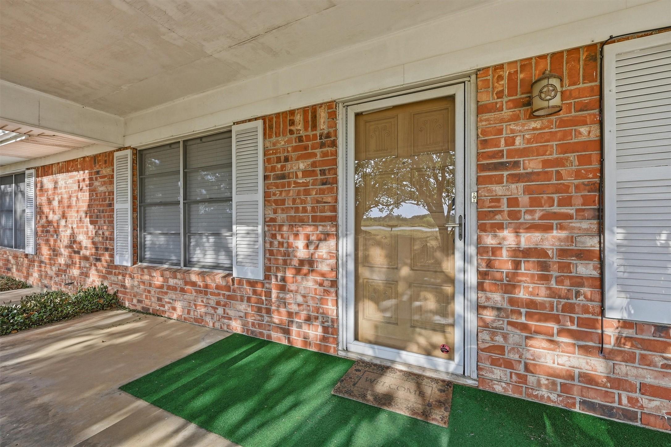 1017 Highway 377 N