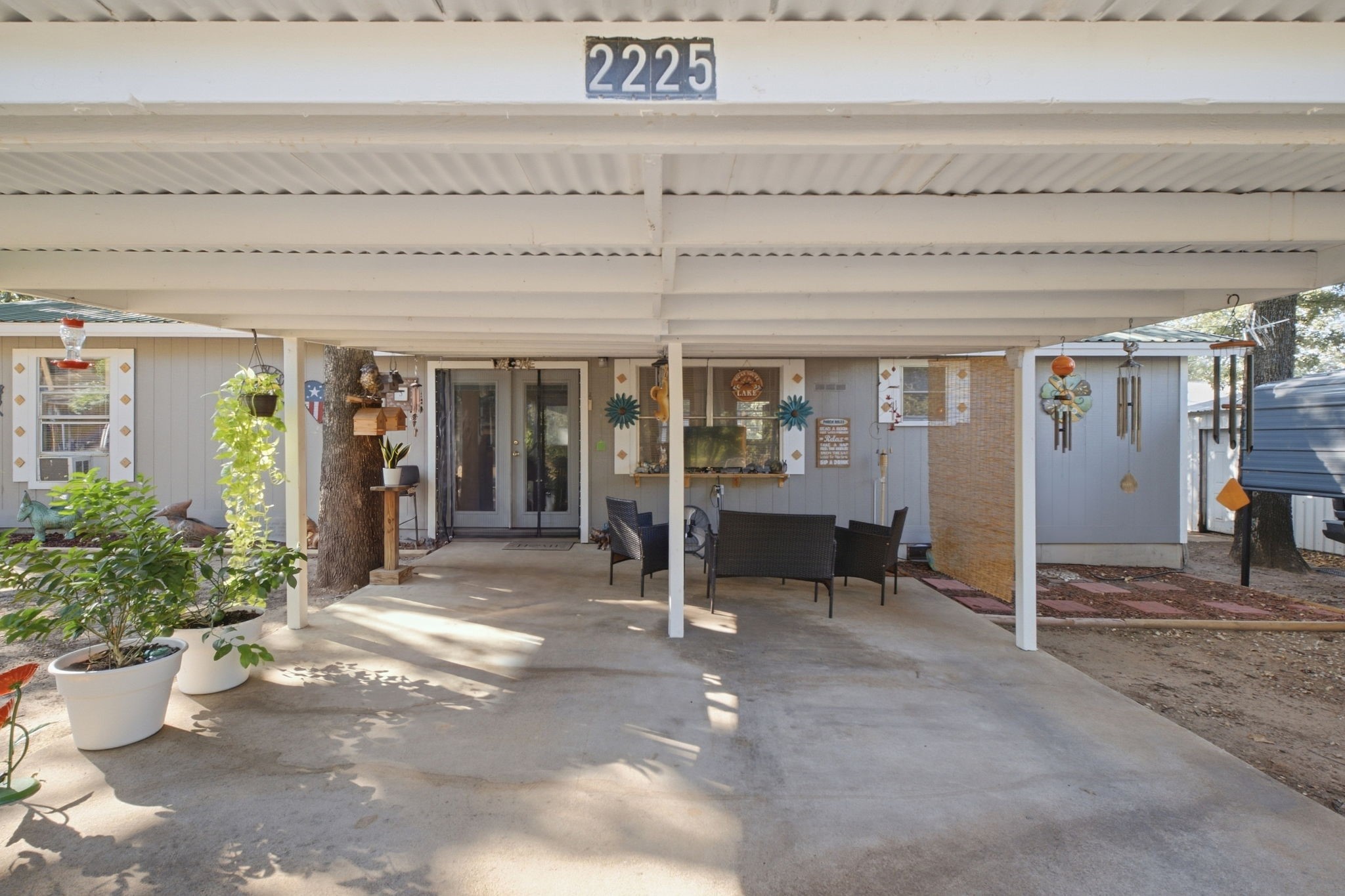 2225 Hillcrest Circle