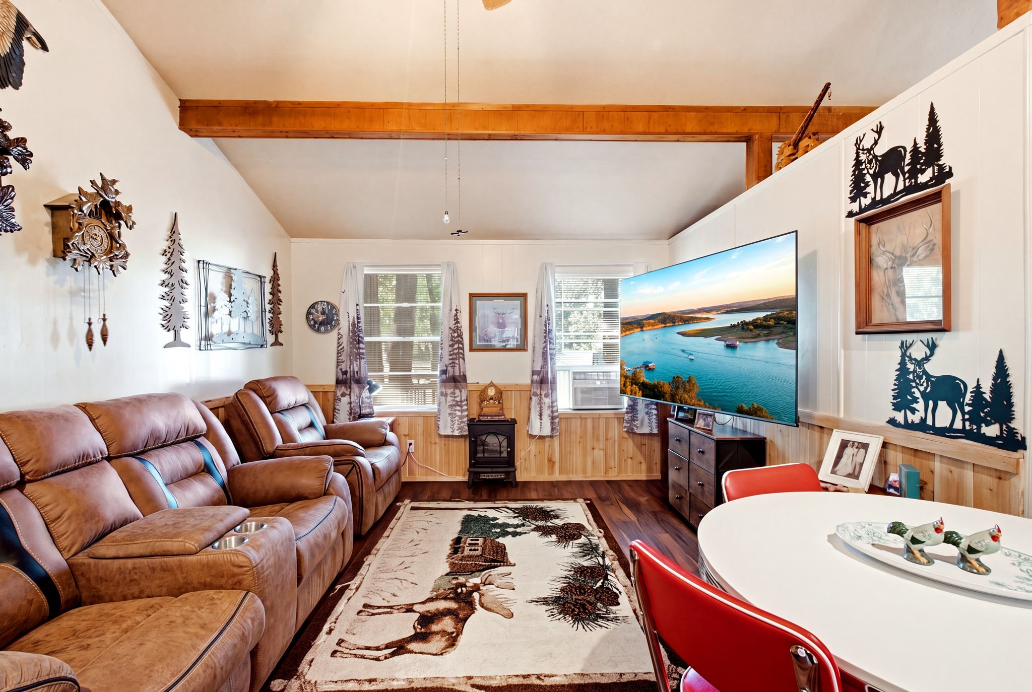 2225 Hillcrest Circle