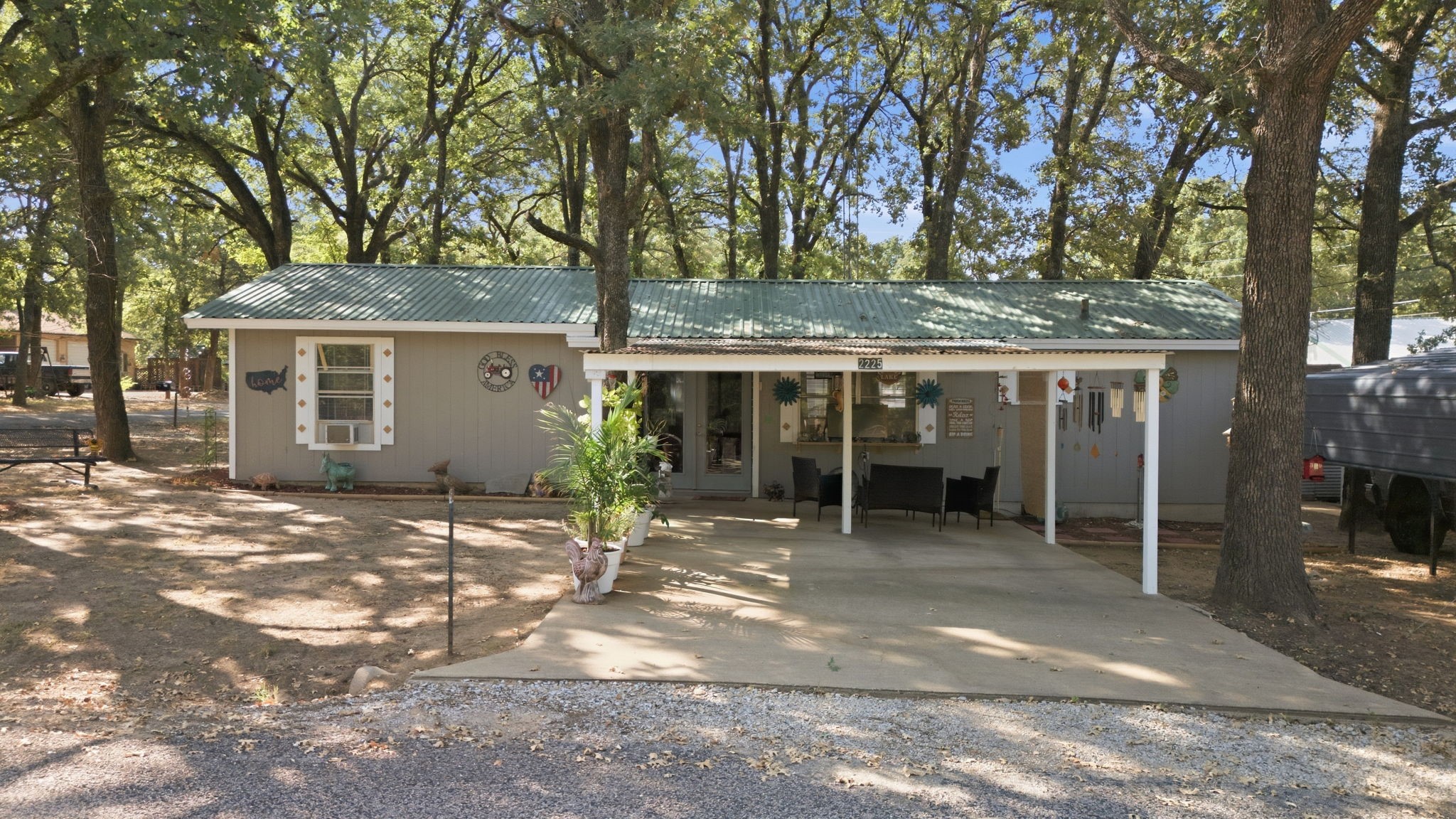 2225 Hillcrest Circle