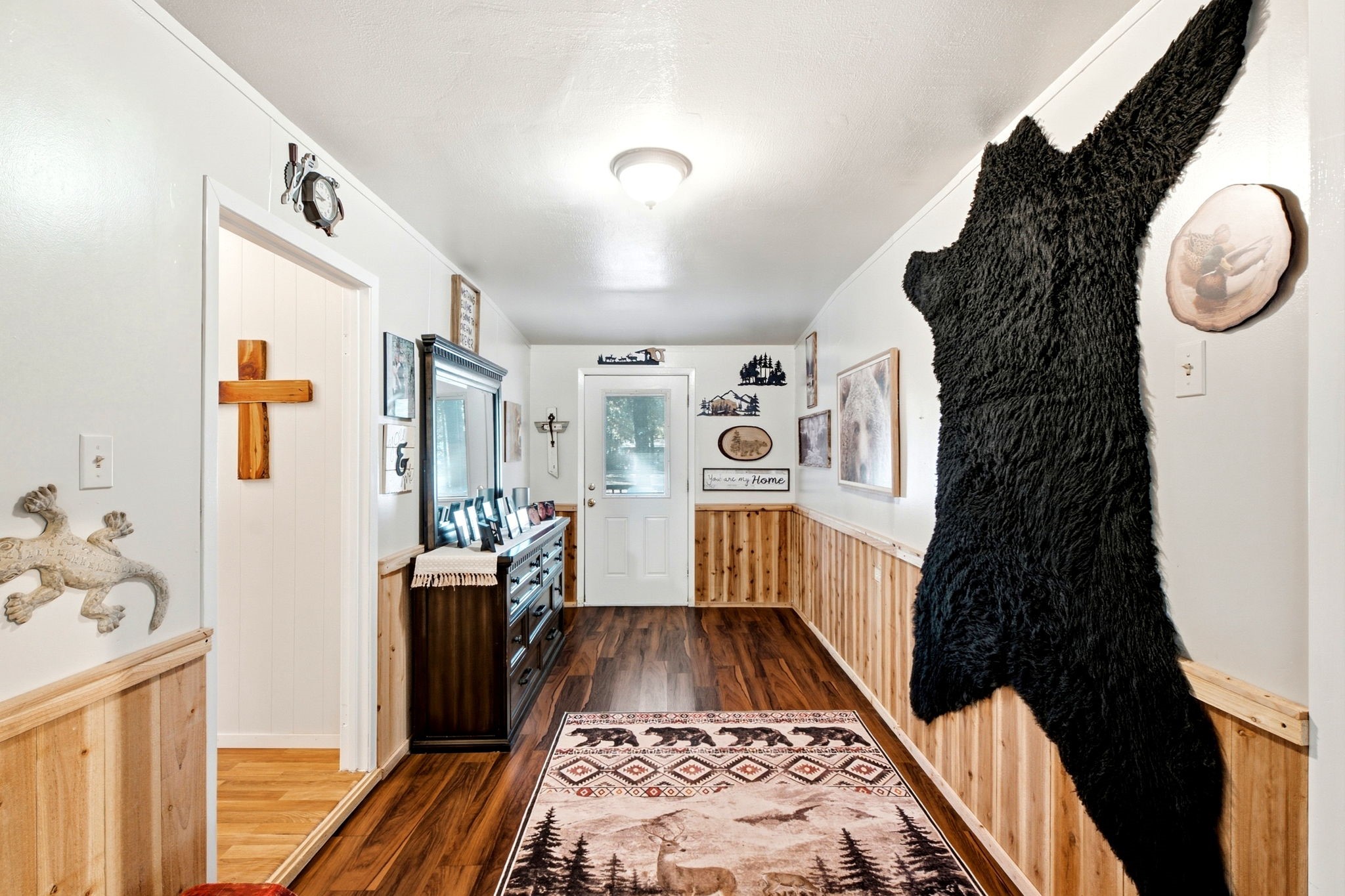 2225 Hillcrest Circle