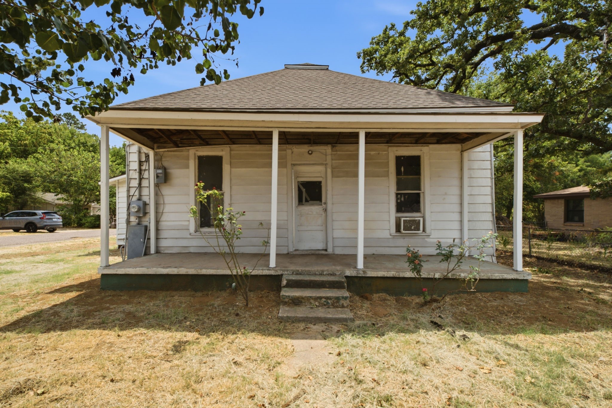 214 E Woodland Street