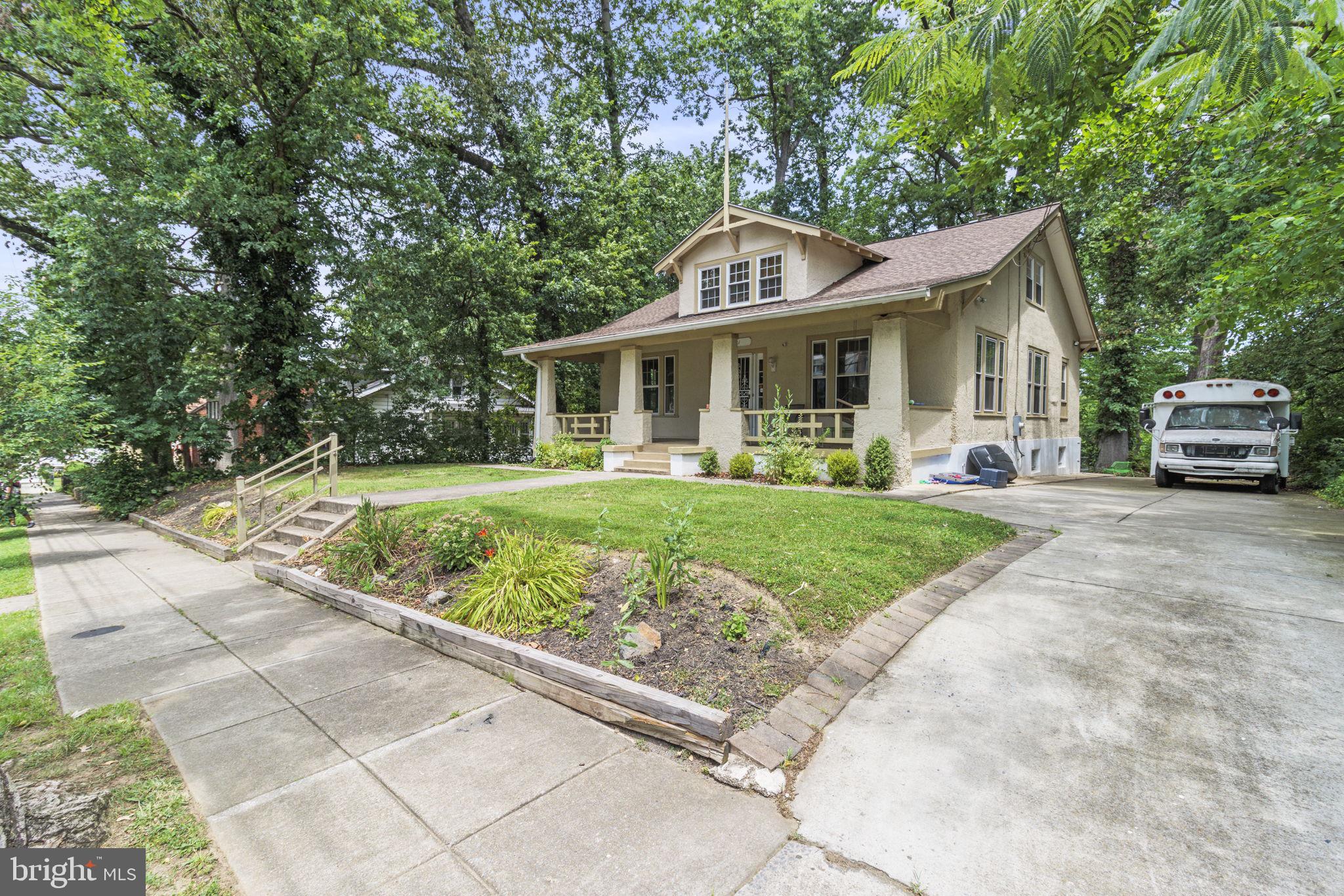 3121 CENTRAL AVENUE NE