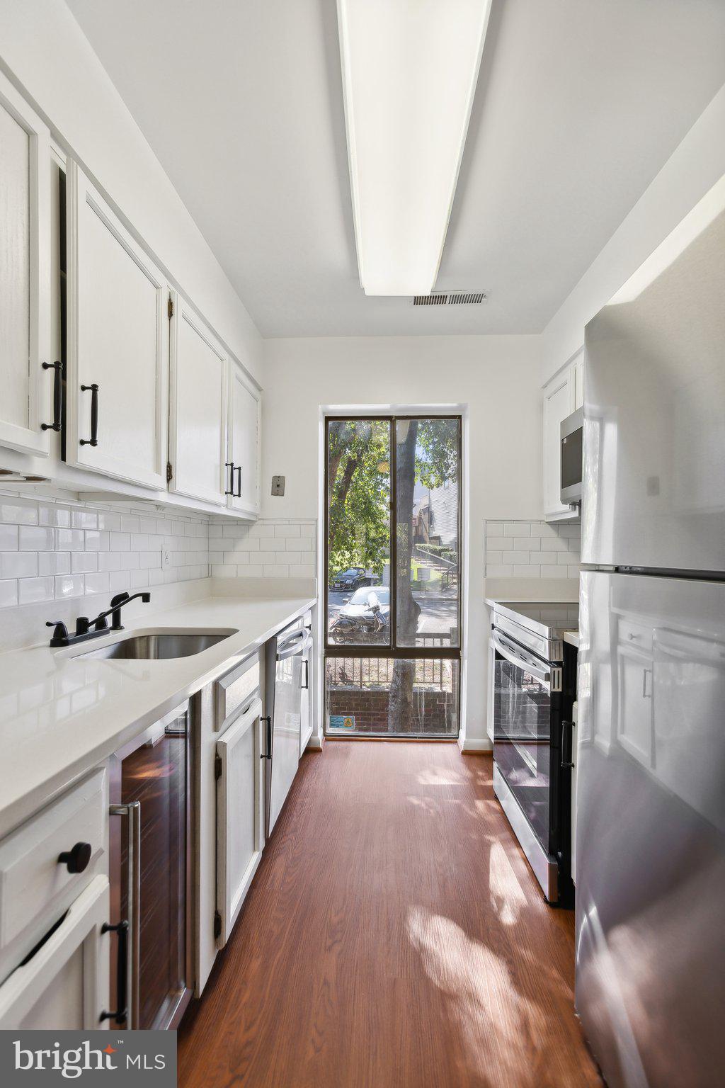 3115 HAWTHORNE DRIVE NE 3115