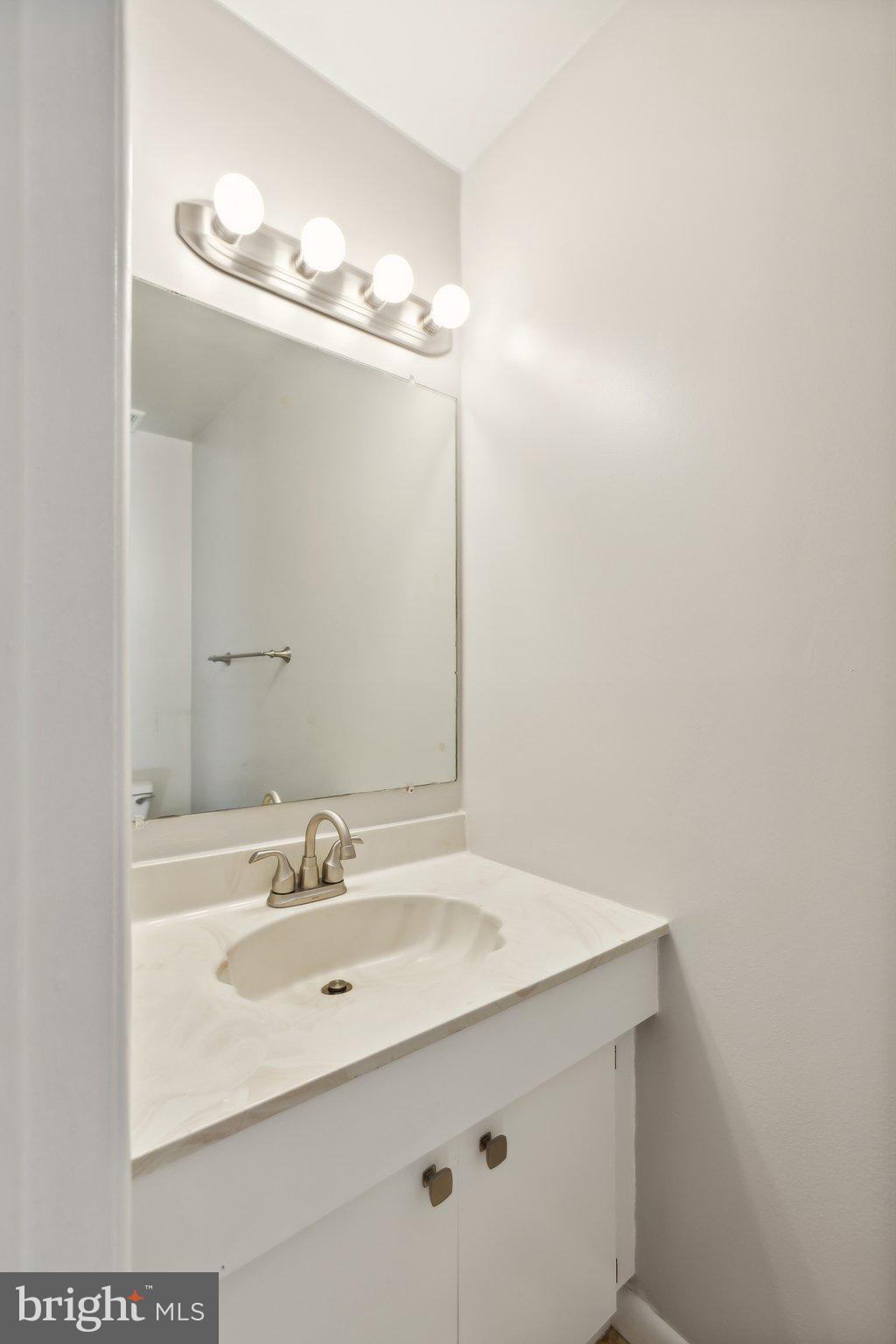 3115 HAWTHORNE DRIVE NE 3115