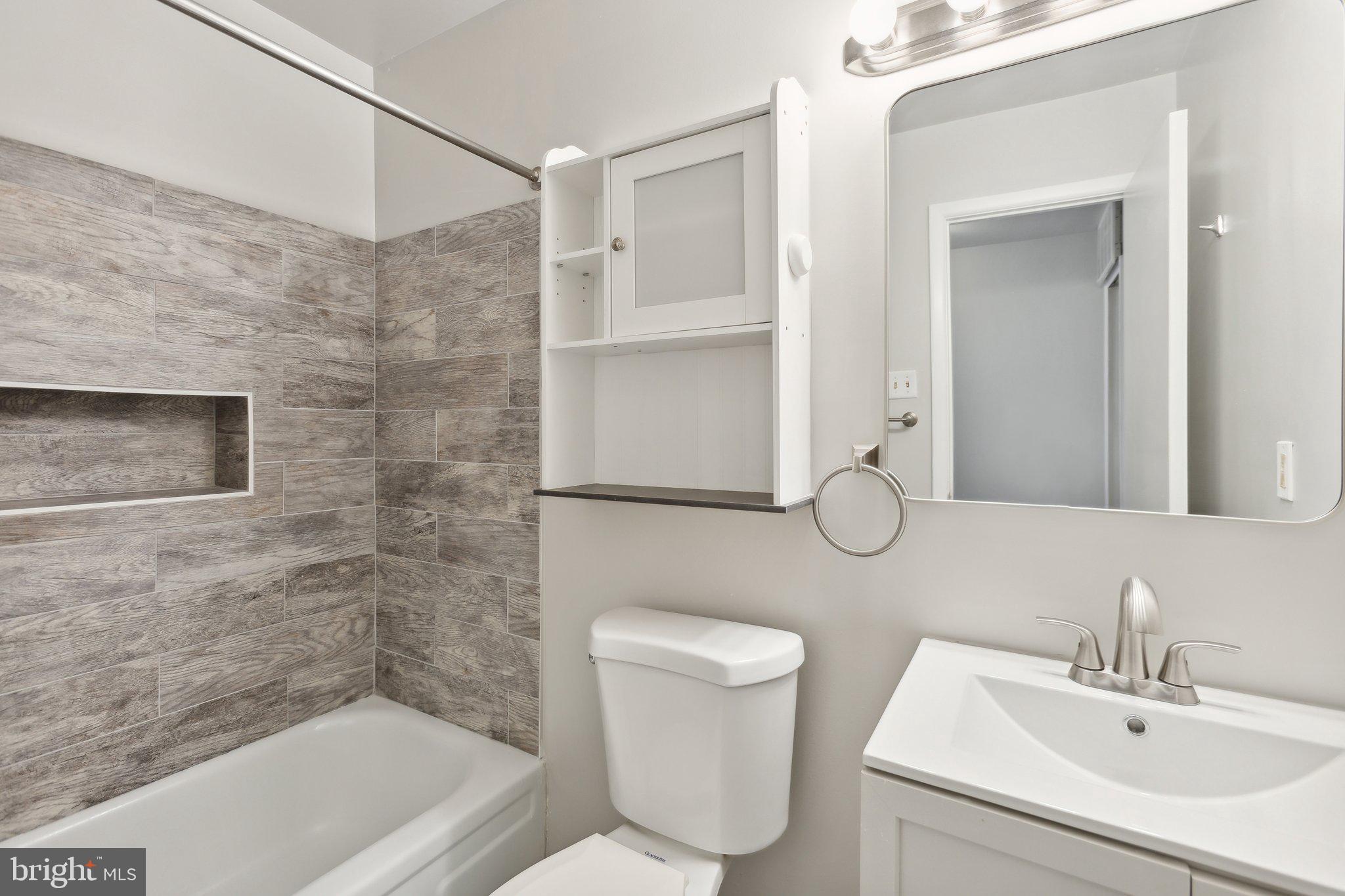 3115 HAWTHORNE DRIVE NE 3115