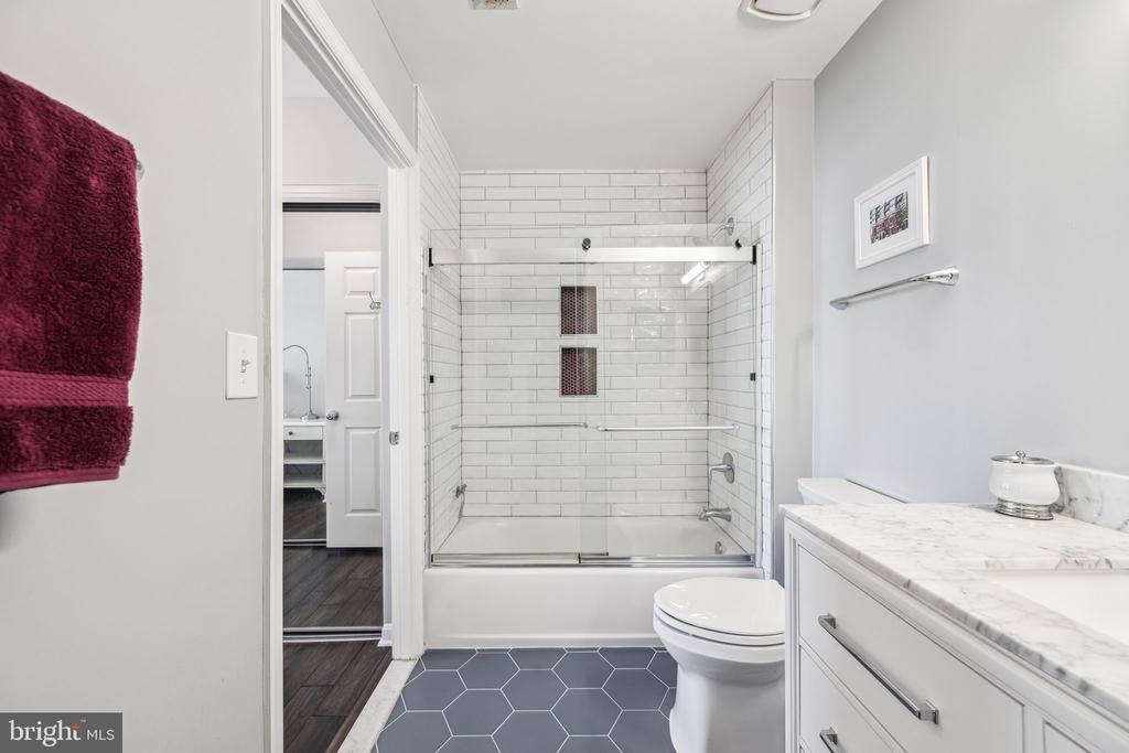 2004 11TH STREET NW 334
