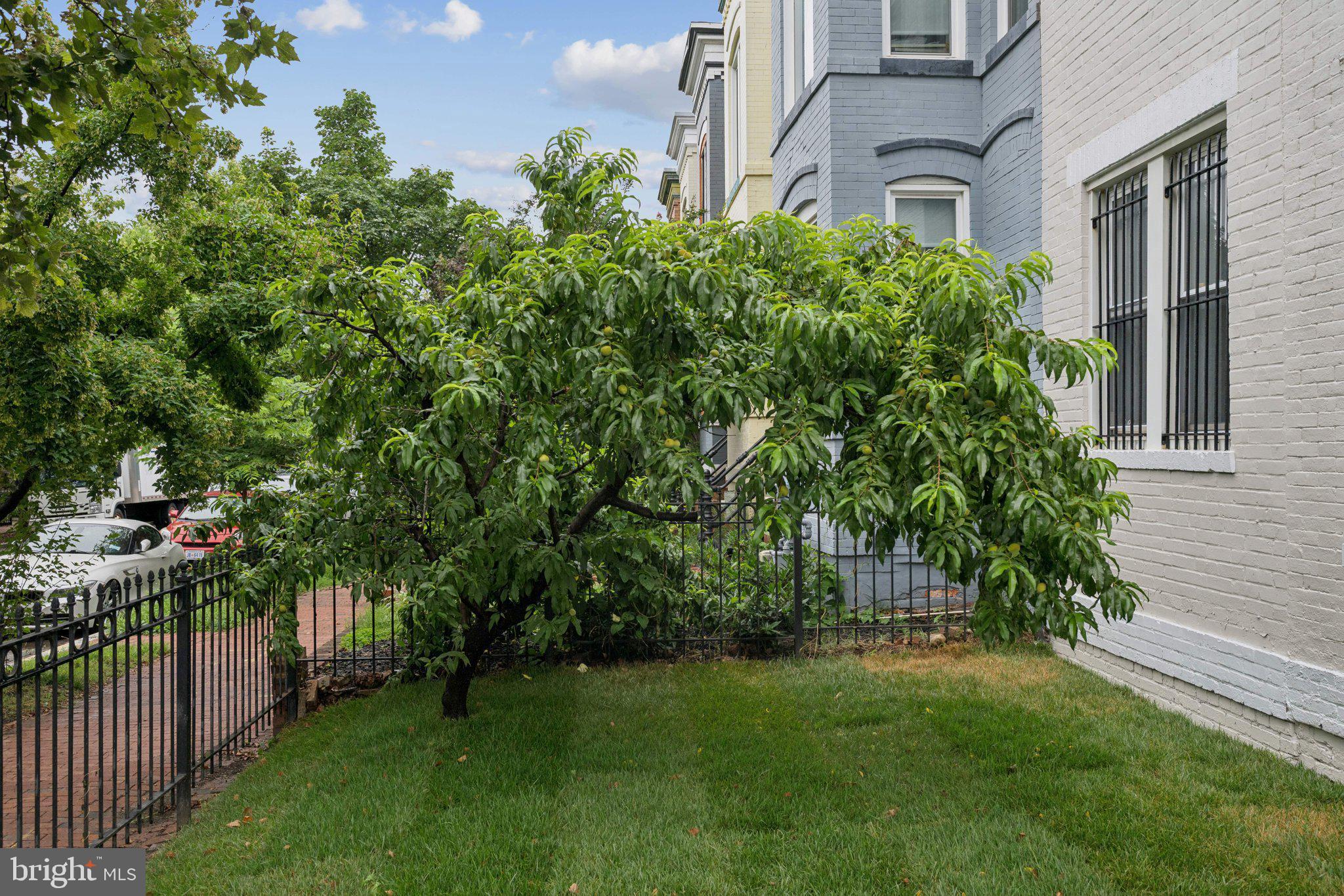 1200 6TH STREET NE