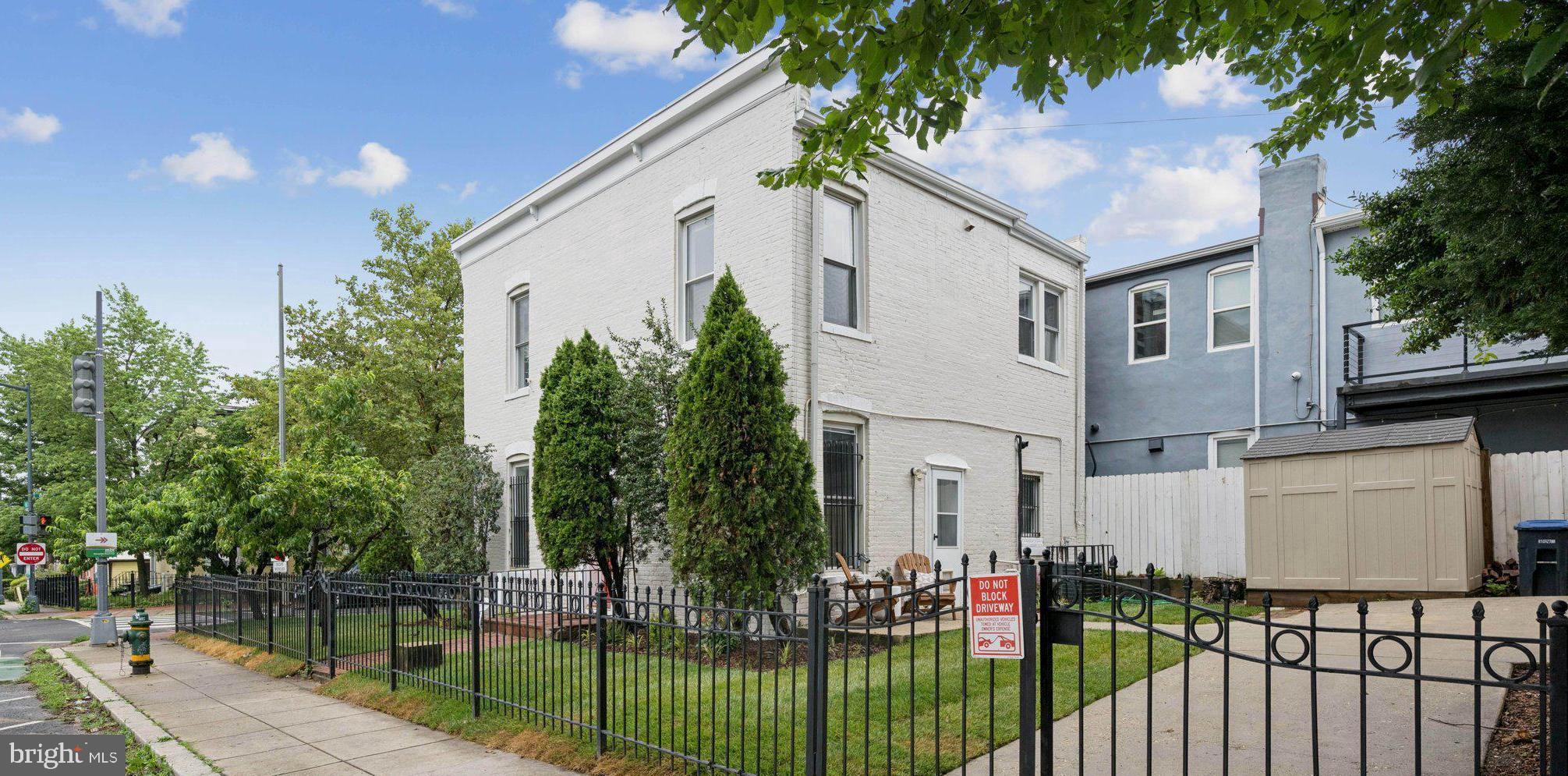 1200 6TH STREET NE