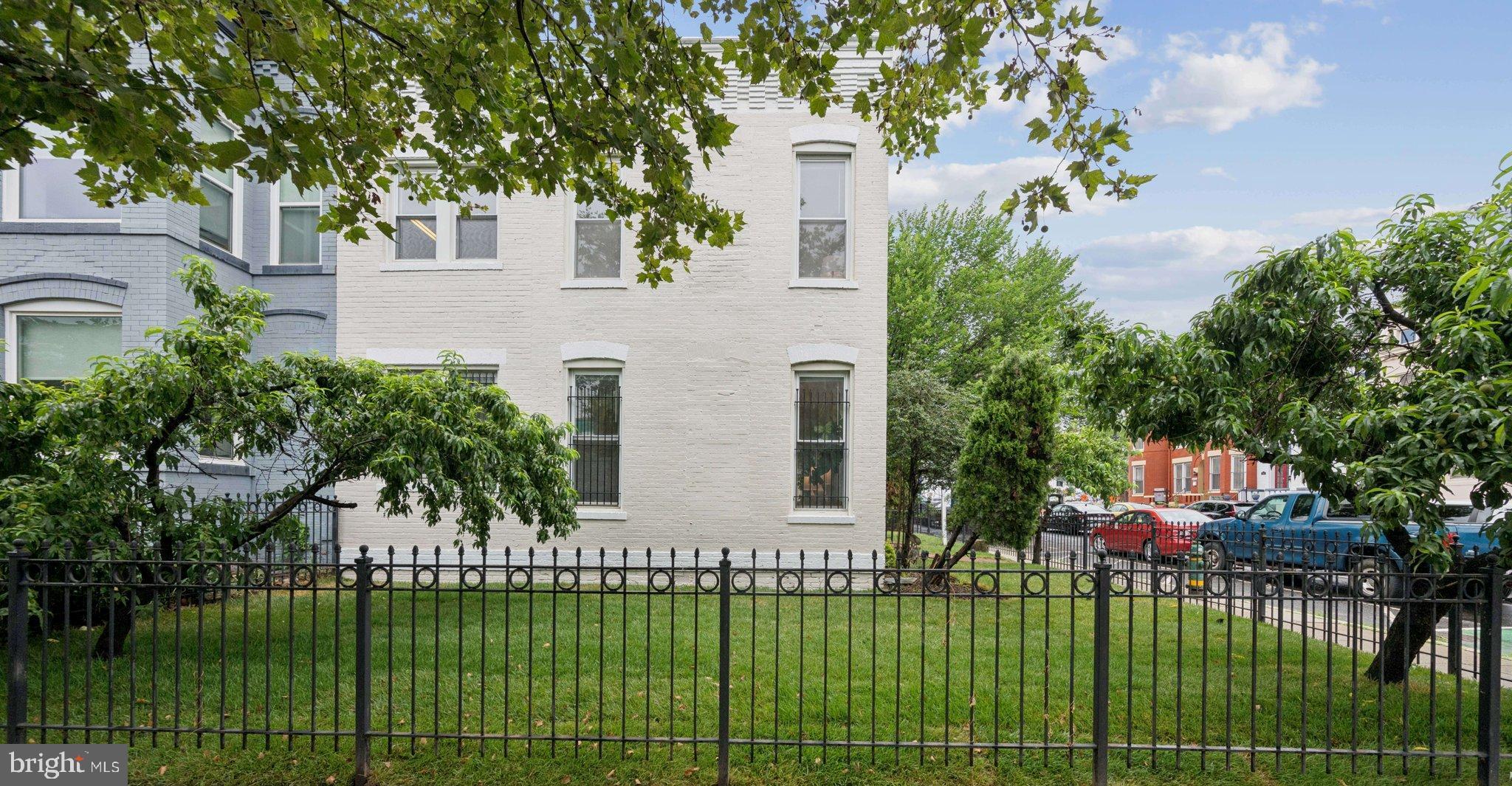 1200 6TH STREET NE