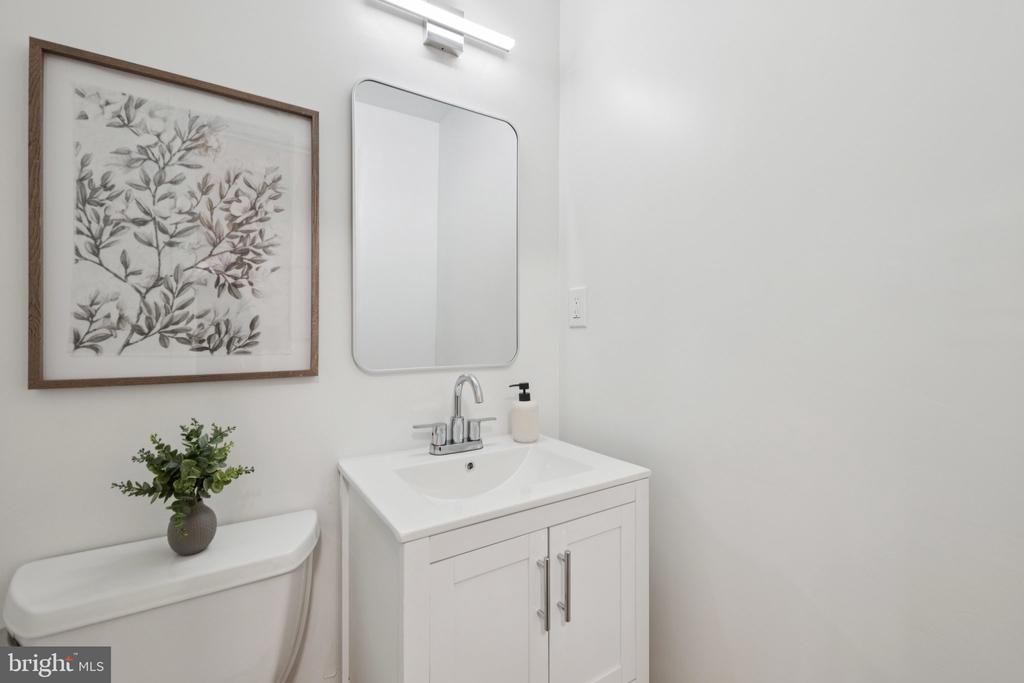 1200 6TH STREET NE
