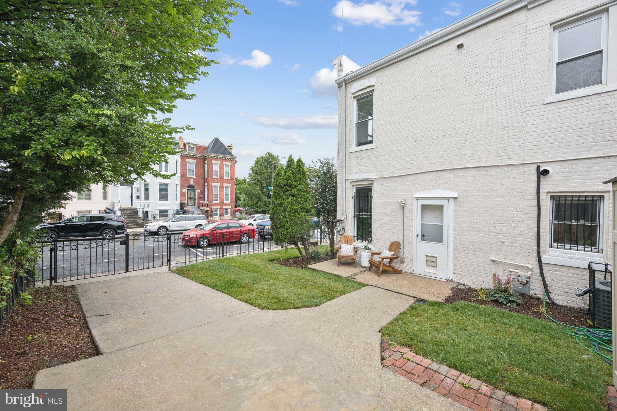 1200 6TH STREET NE