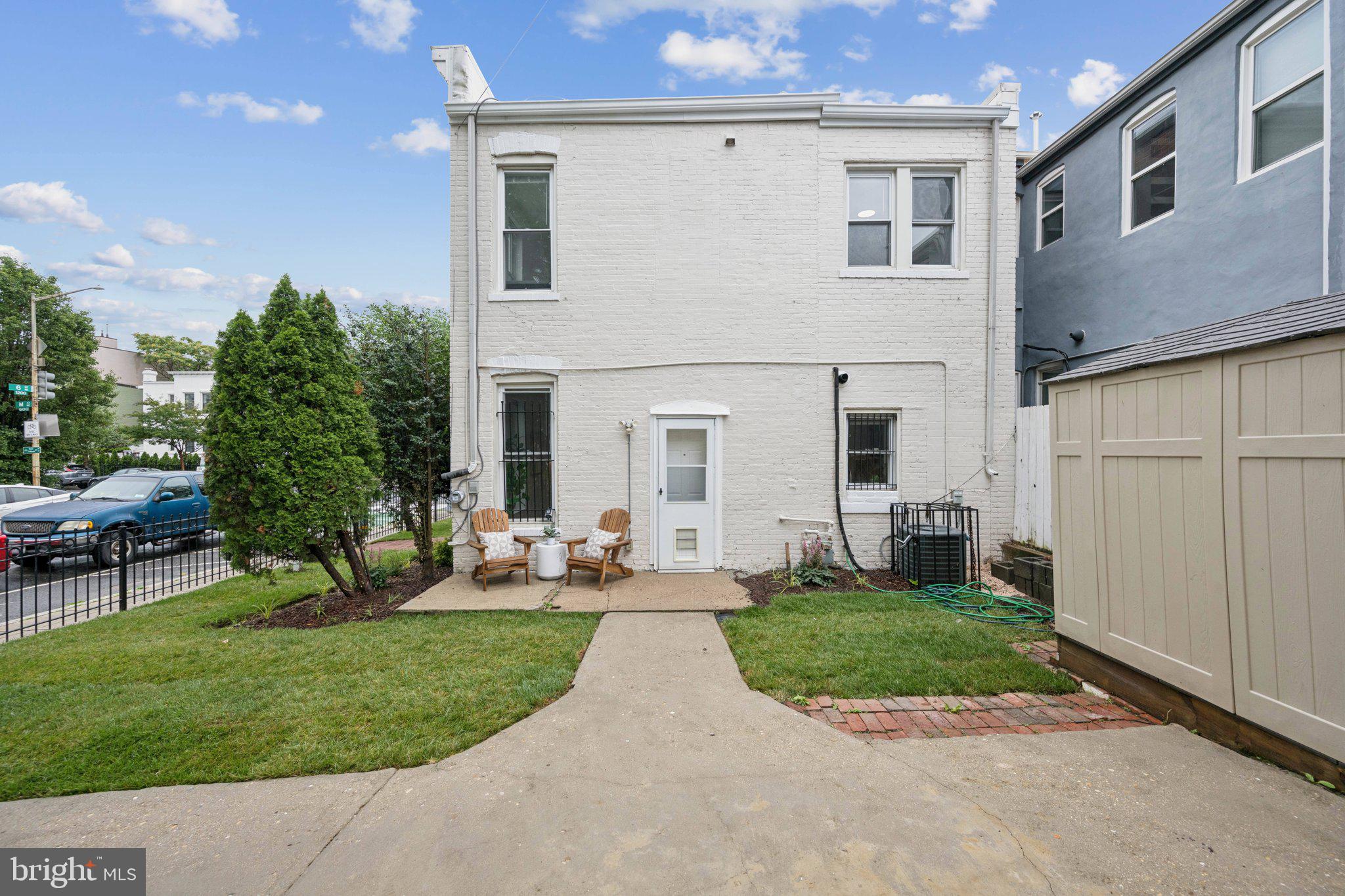 1200 6TH STREET NE