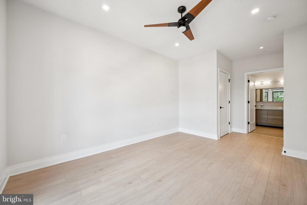900 11TH STREET SE 309