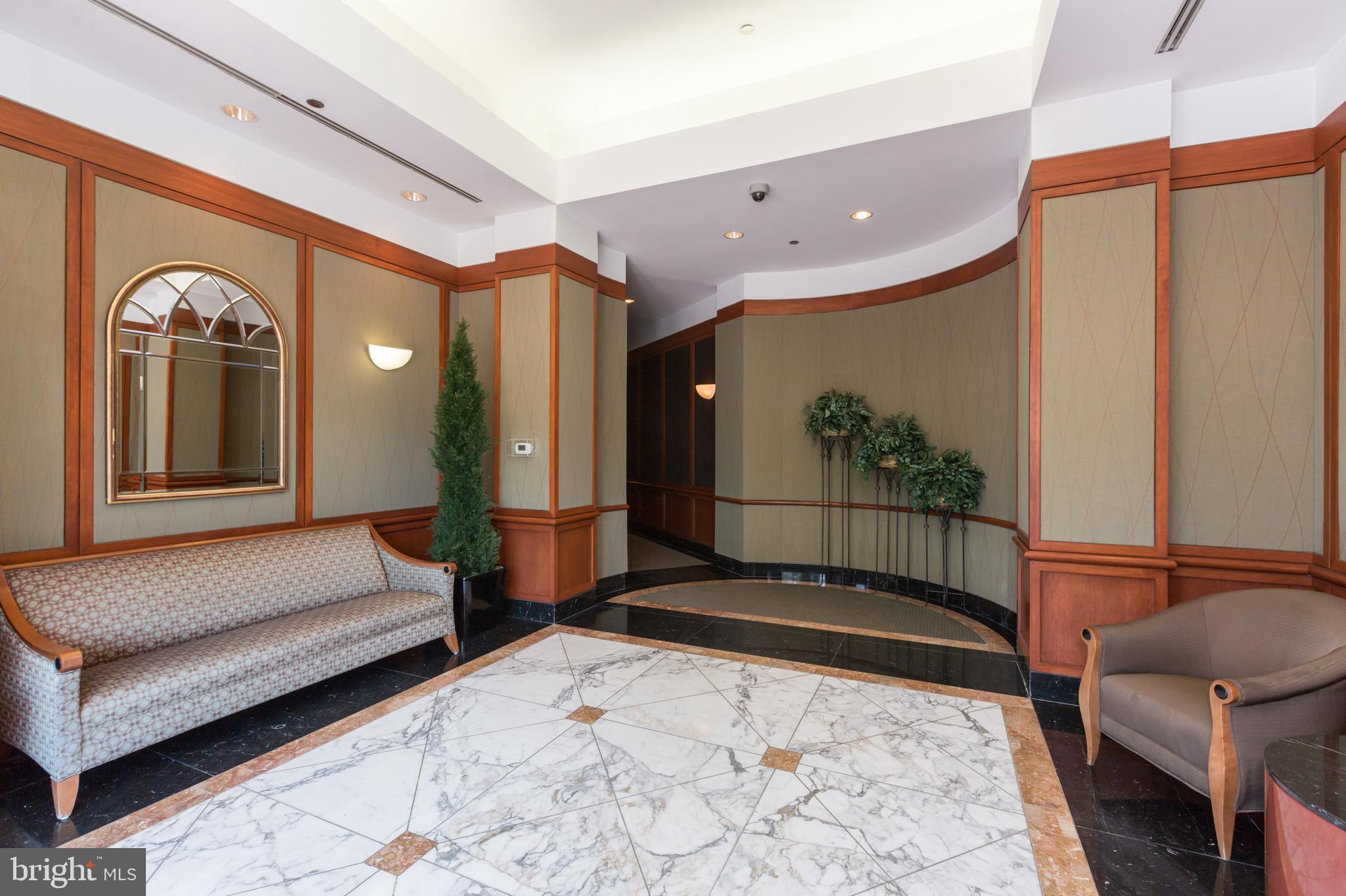 1275 25TH STREET NW 800
