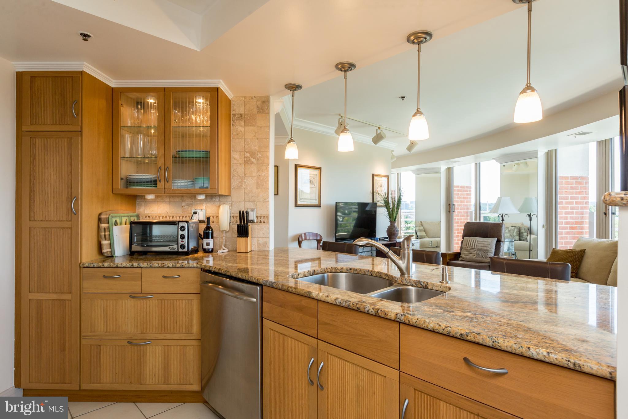 1275 25TH STREET NW 800