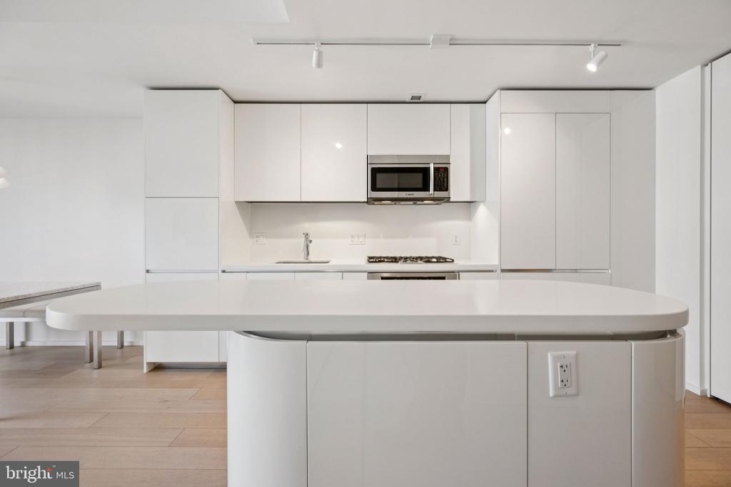 925 H STREET NW 903