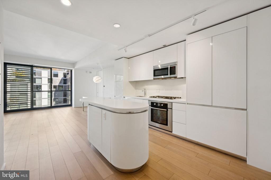 925 H STREET NW 903