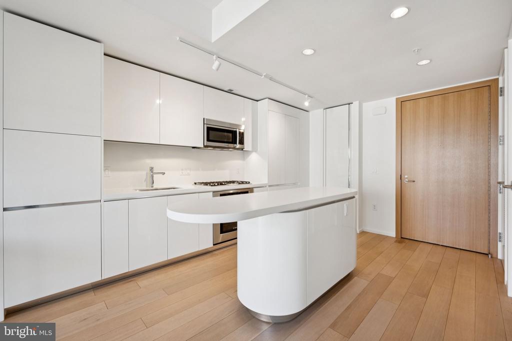 925 H STREET NW 903