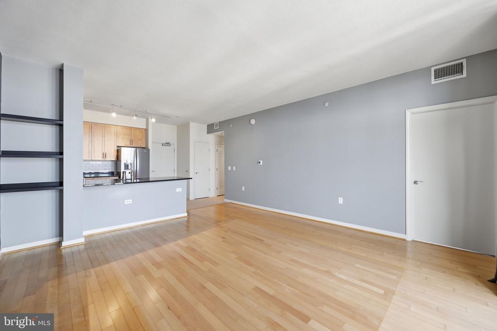 437 NEW YORK AVENUE NW 1005