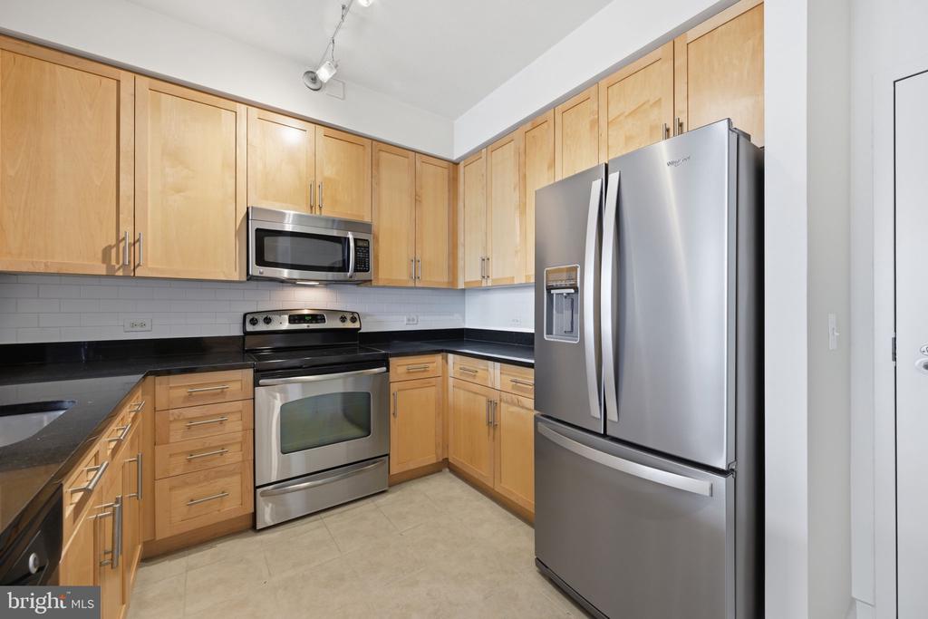 437 NEW YORK AVENUE NW 1005