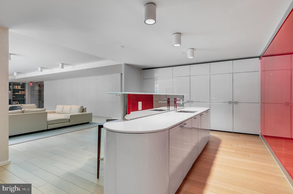 925 H STREET NW Unit: 507