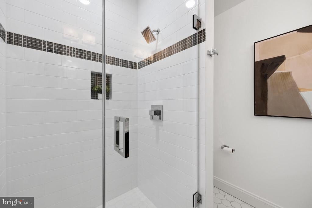 1696 LANIER PLACE NW Unit: 3