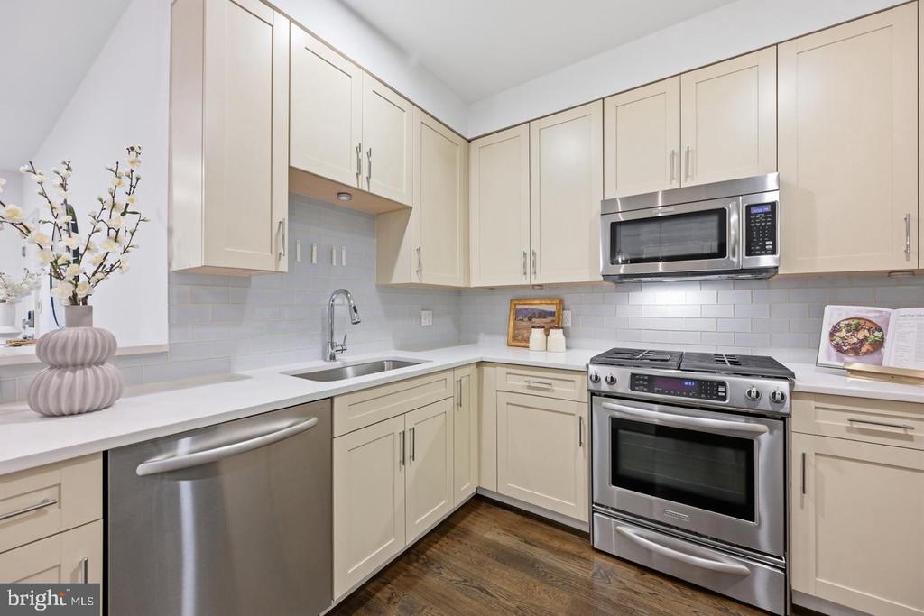 1696 LANIER PLACE NW Unit: 3