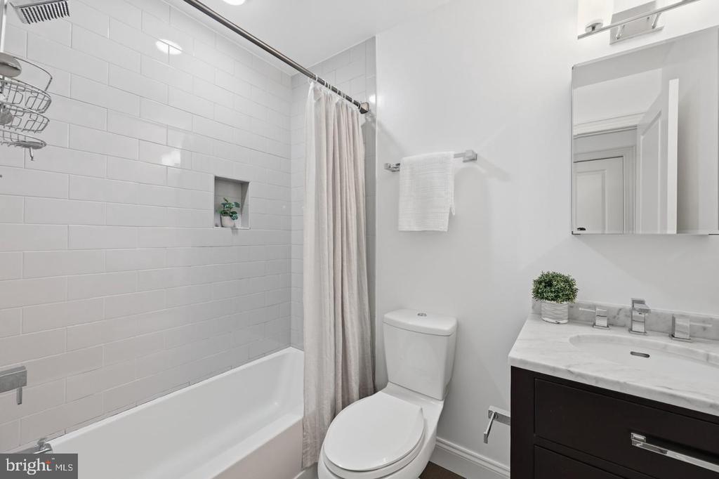 1696 LANIER PLACE NW Unit: 3