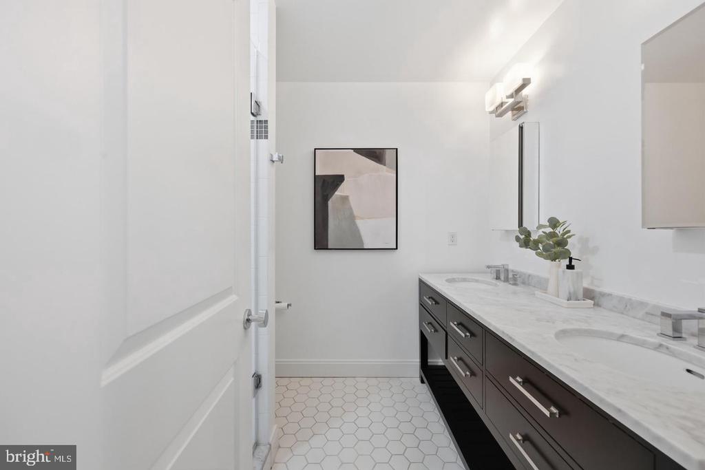 1696 LANIER PLACE NW Unit: 3