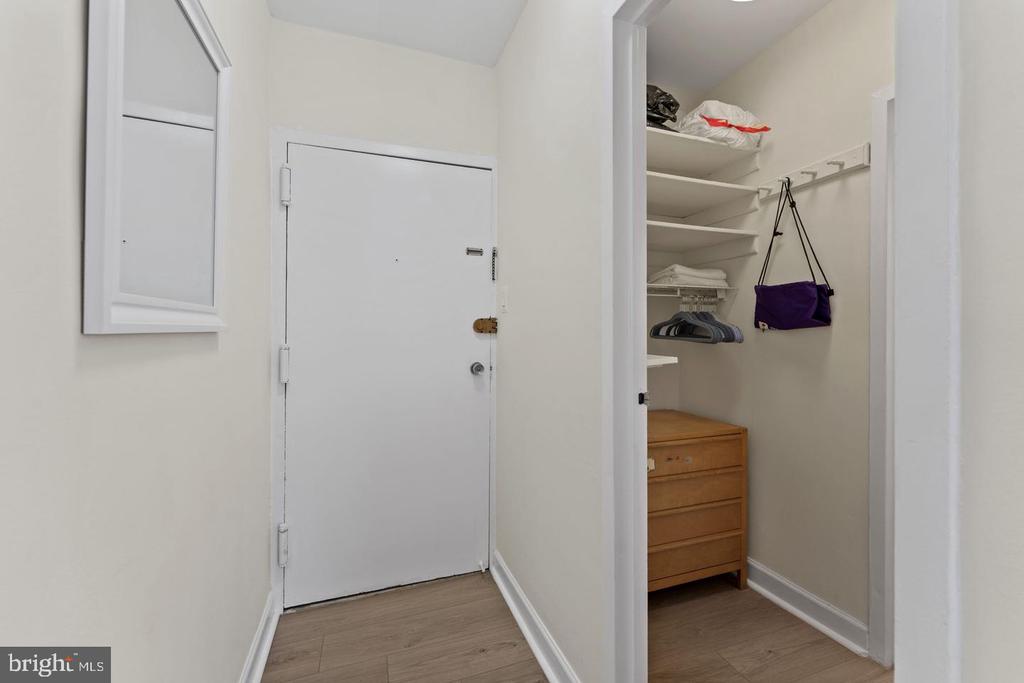 1260 21ST STREET NW Unit: 1005