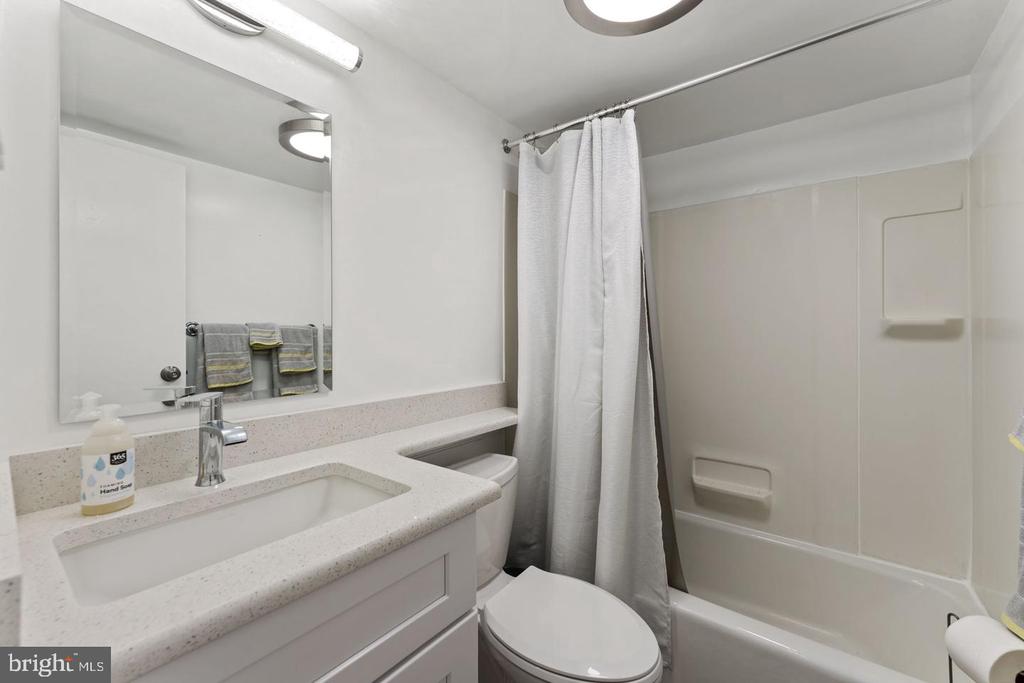 1260 21ST STREET NW Unit: 1005