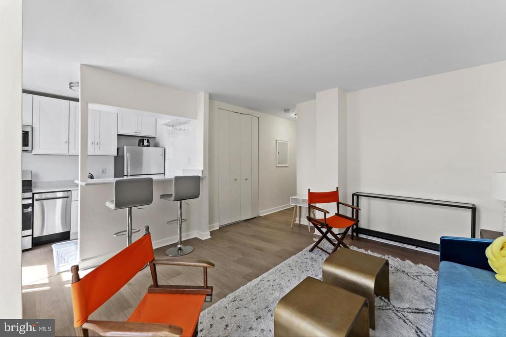 1260 21ST STREET NW Unit: 1005