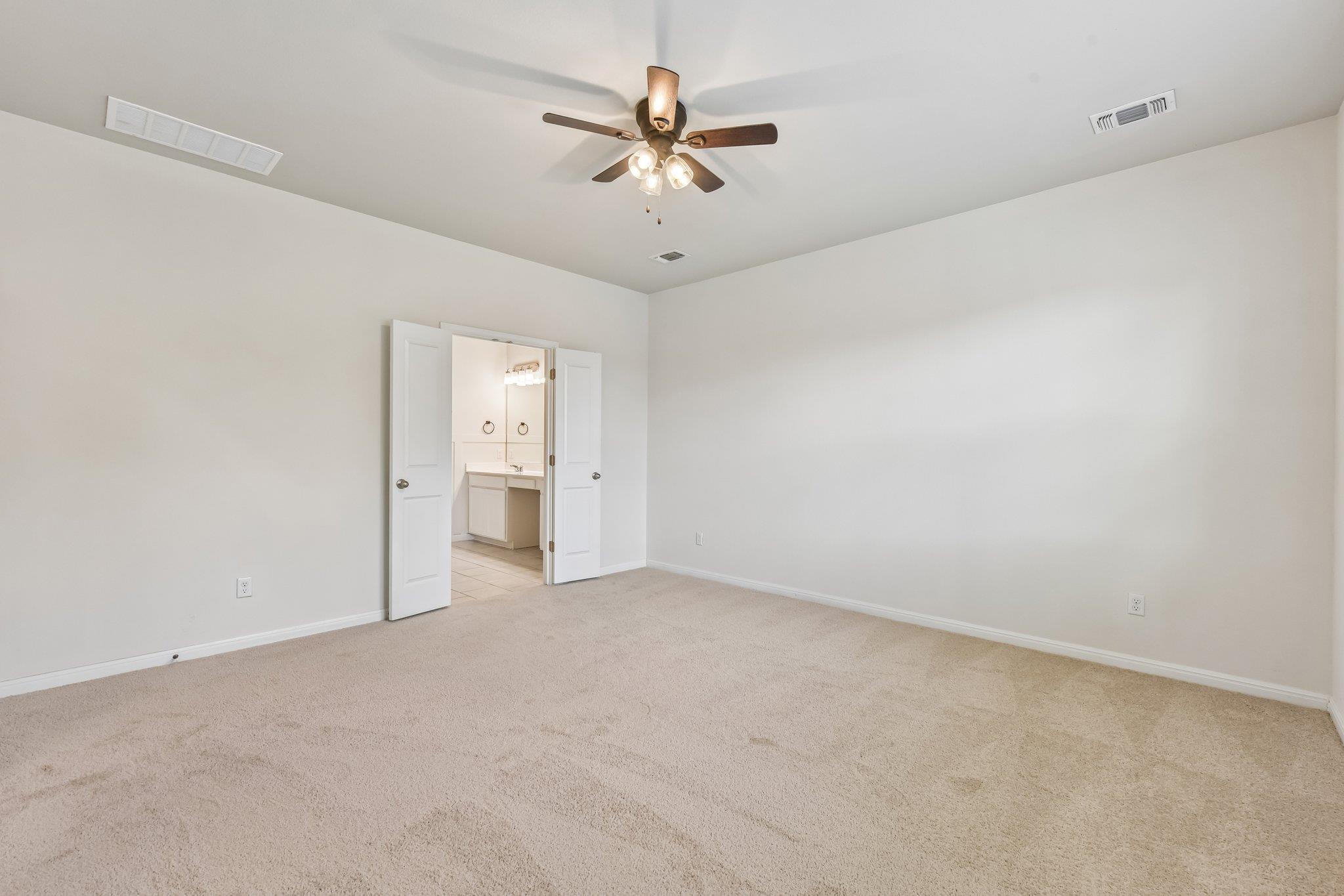 128 Lacey Oak LOOP