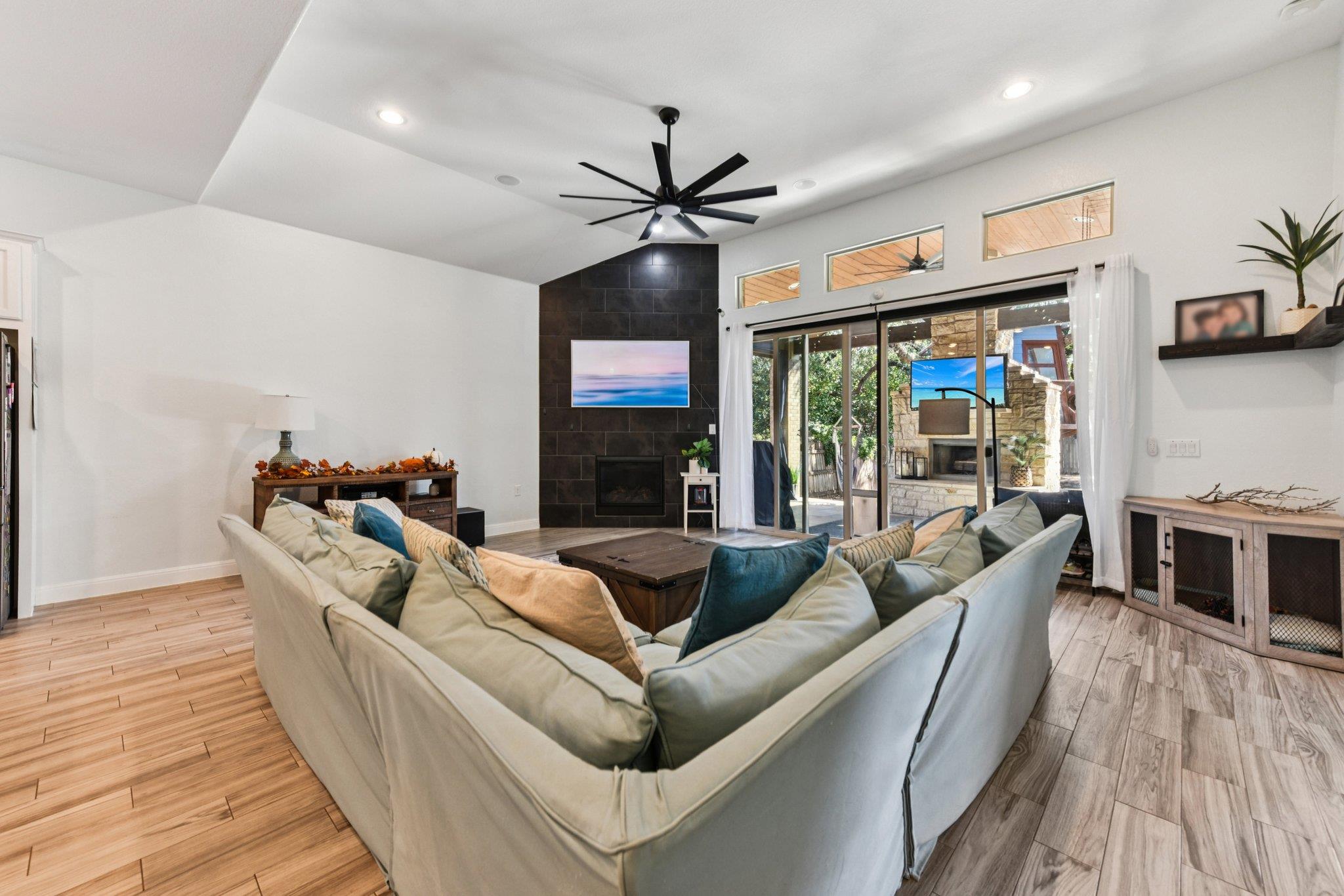 13805 Wiregrass WAY